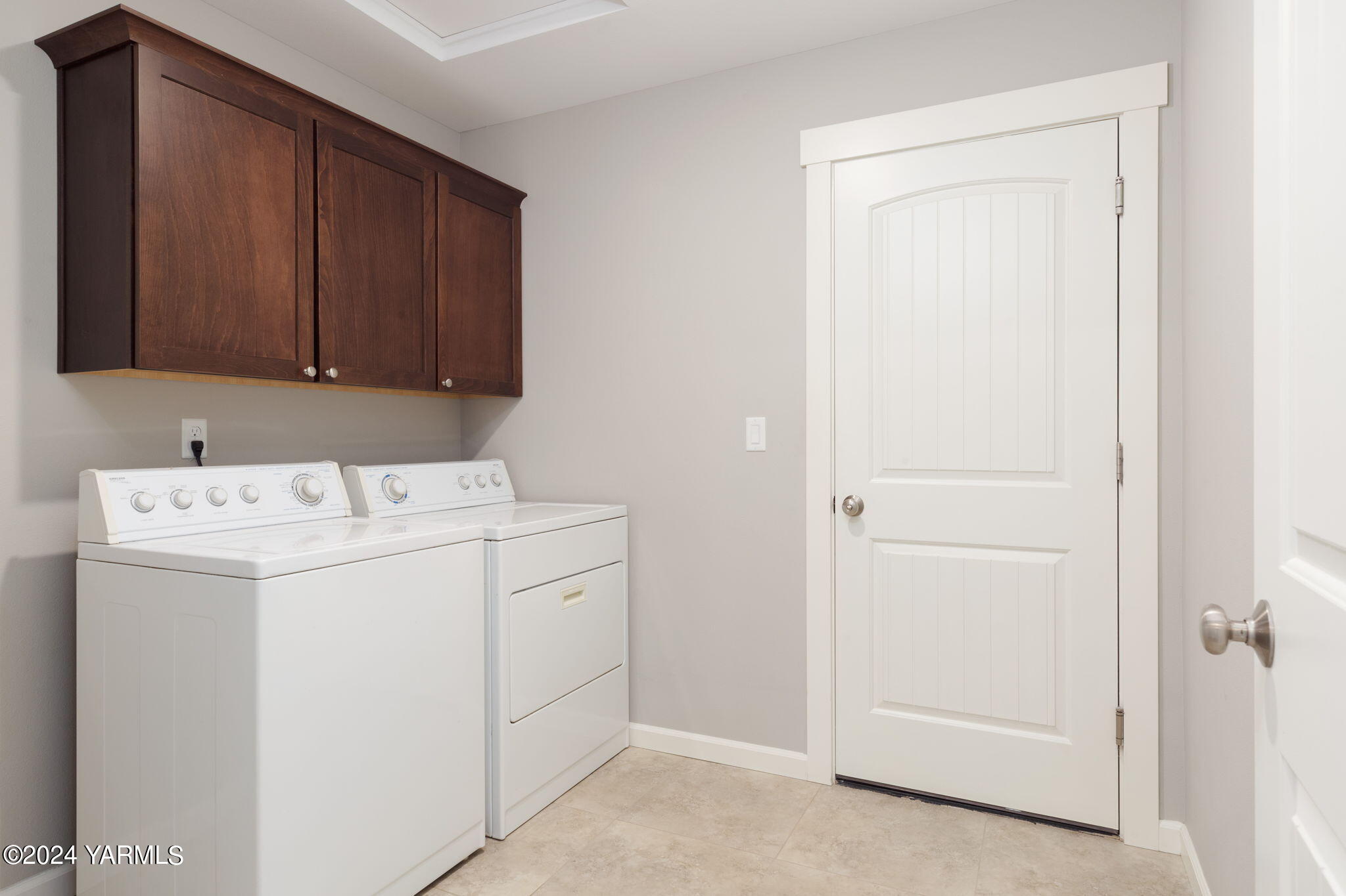 8011 Vialago Pky