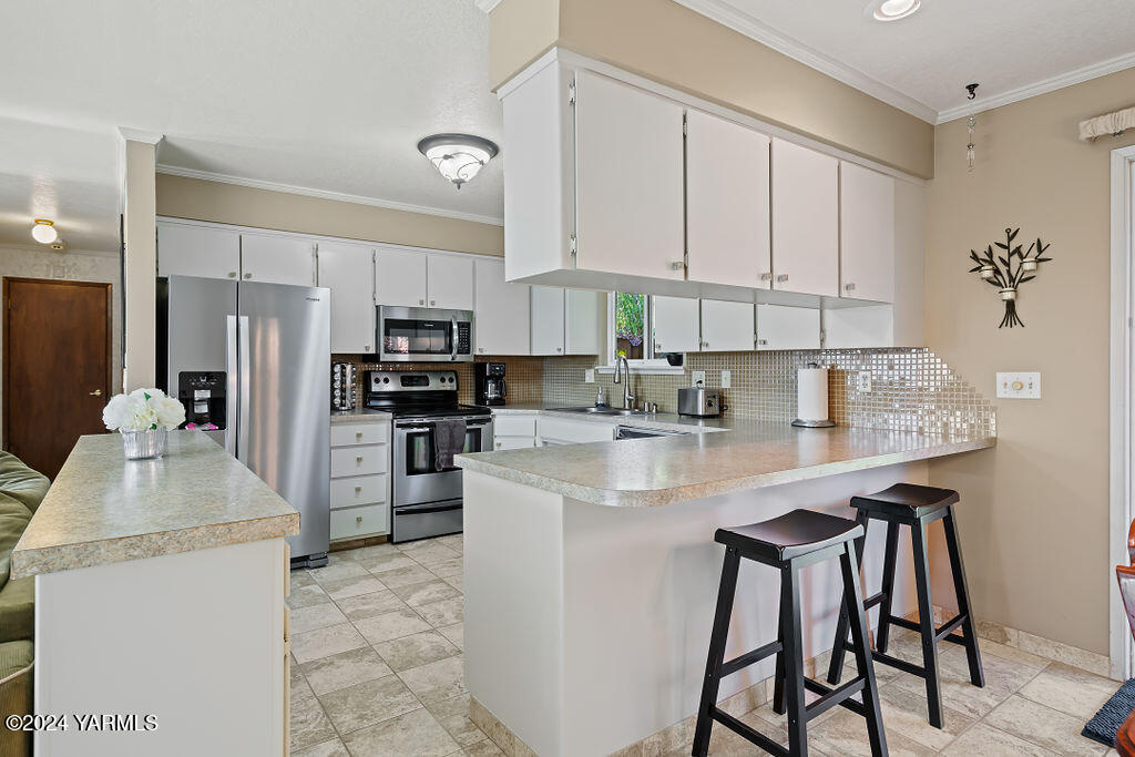 4411 Carriage Hill Dr