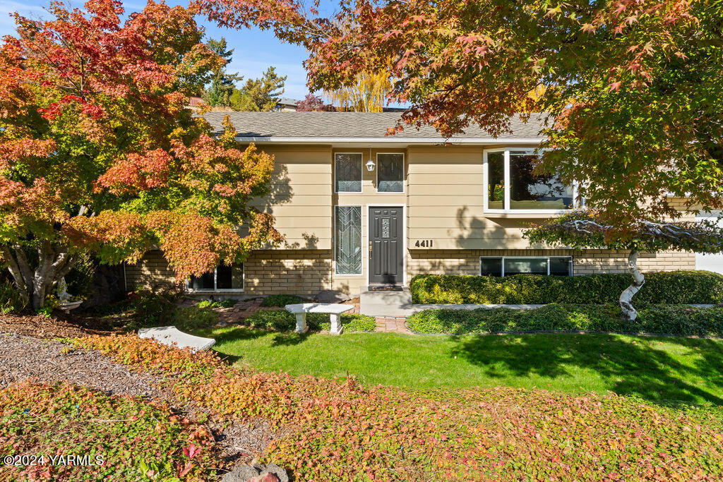 4411 Carriage Hill Dr