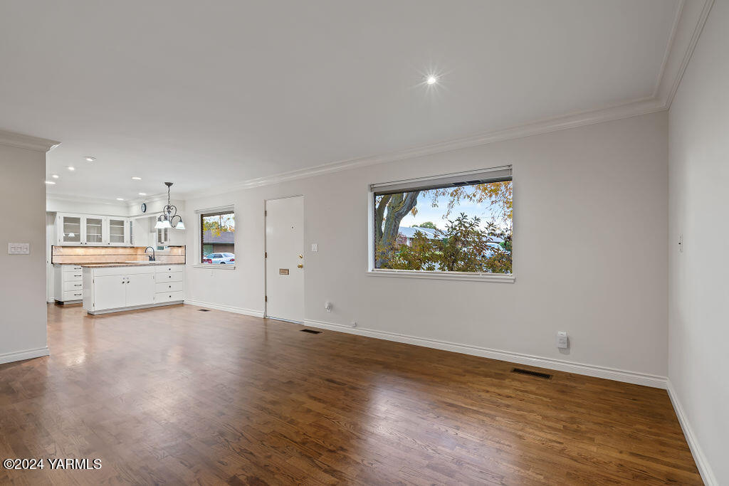 316 N 38th Ave