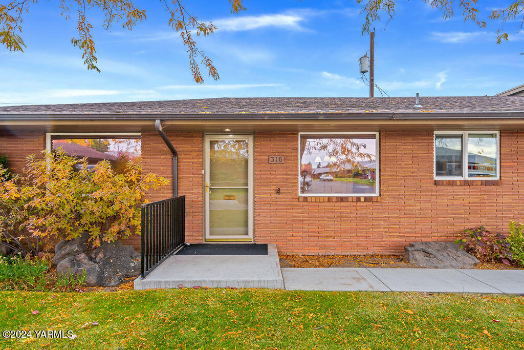 316 N 38th Ave