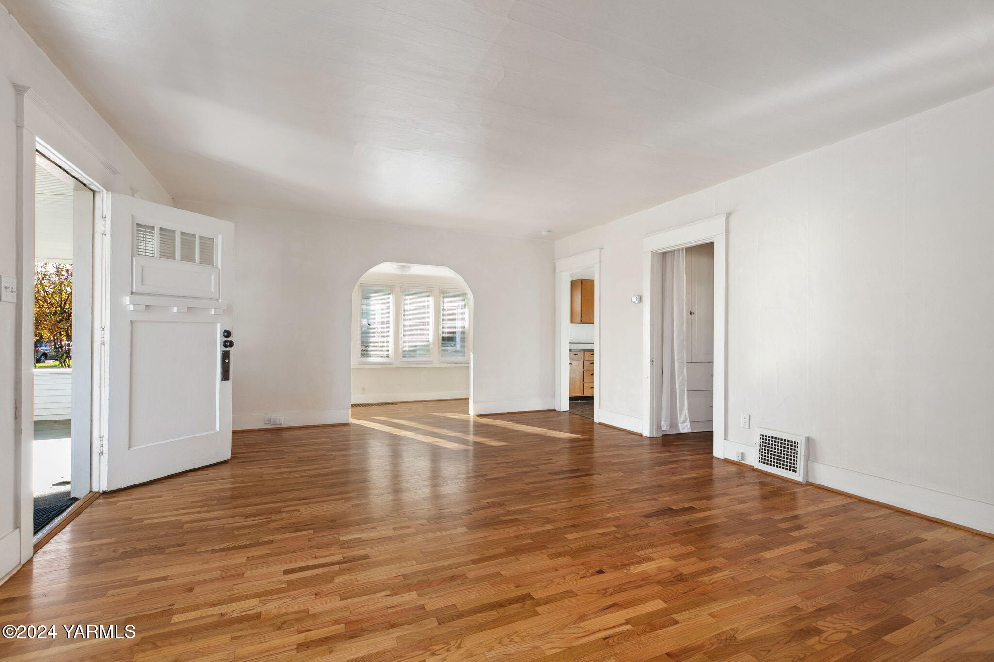 406 S 15th Ave