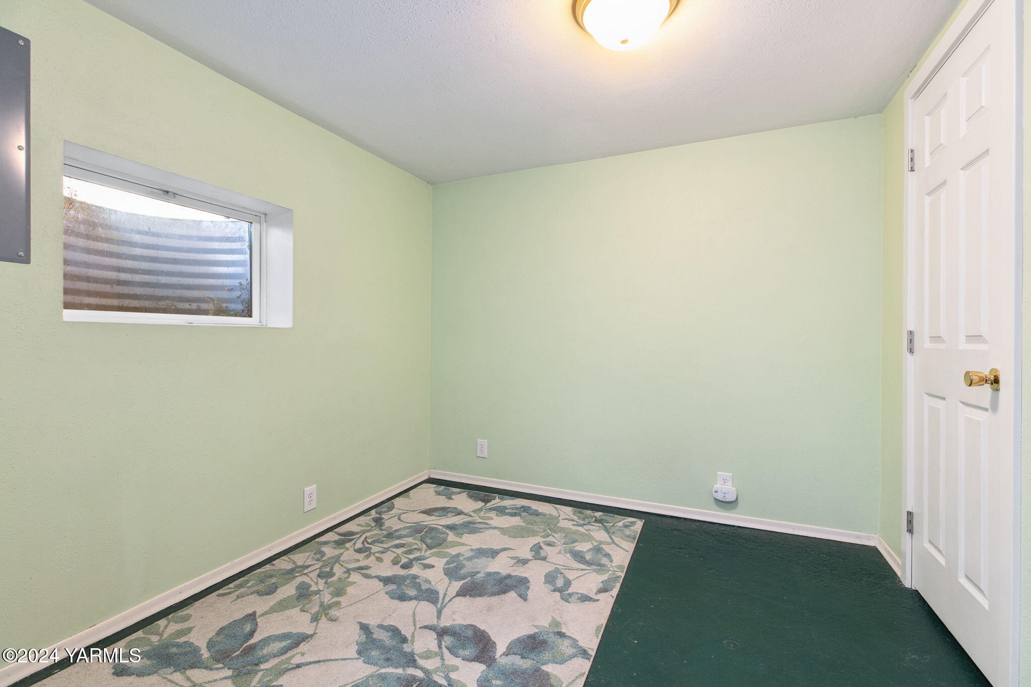 406 S 15th Ave