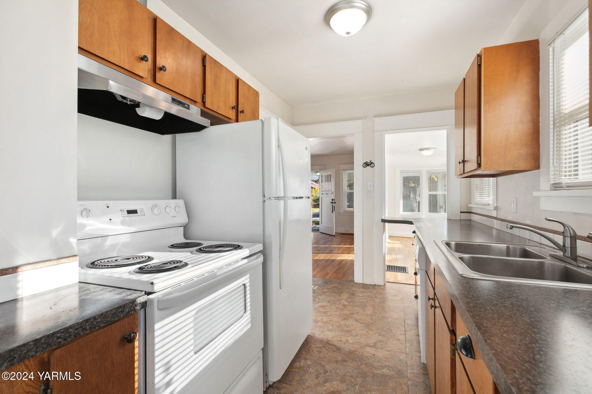 406 S 15th Ave