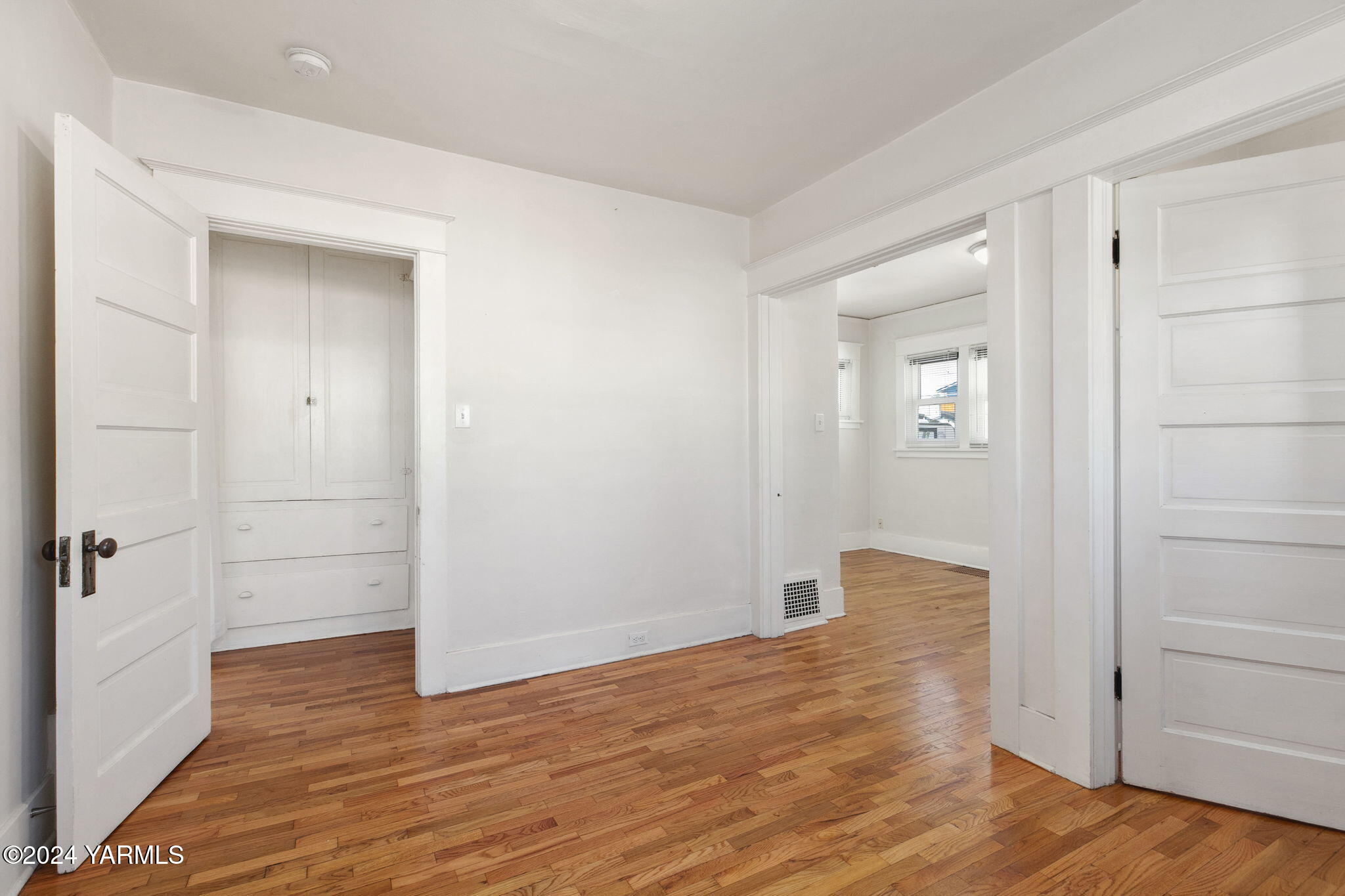 406 S 15th Ave