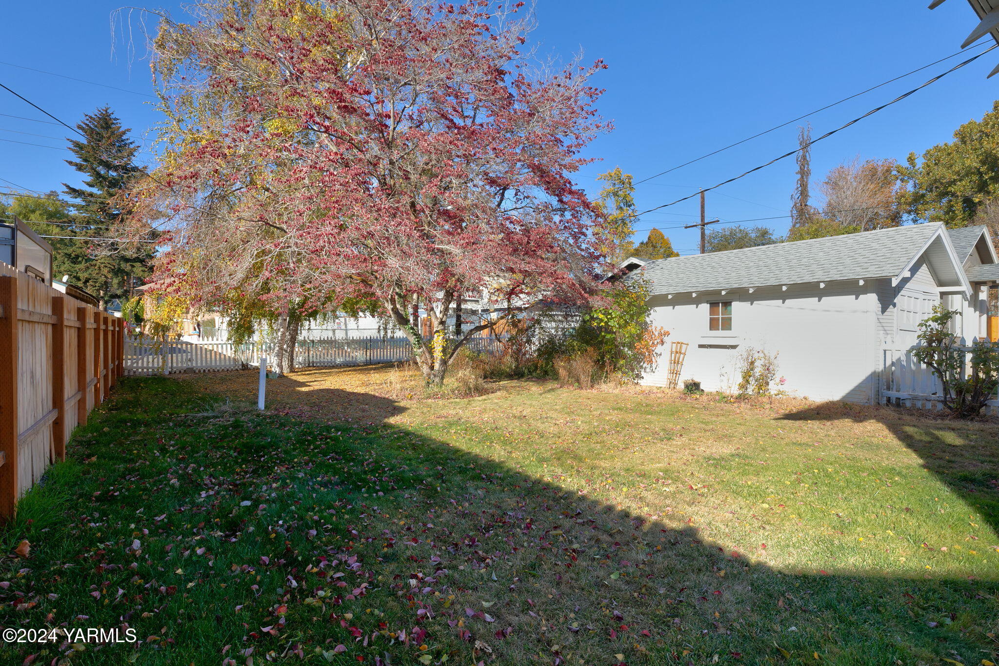 406 S 15th Ave