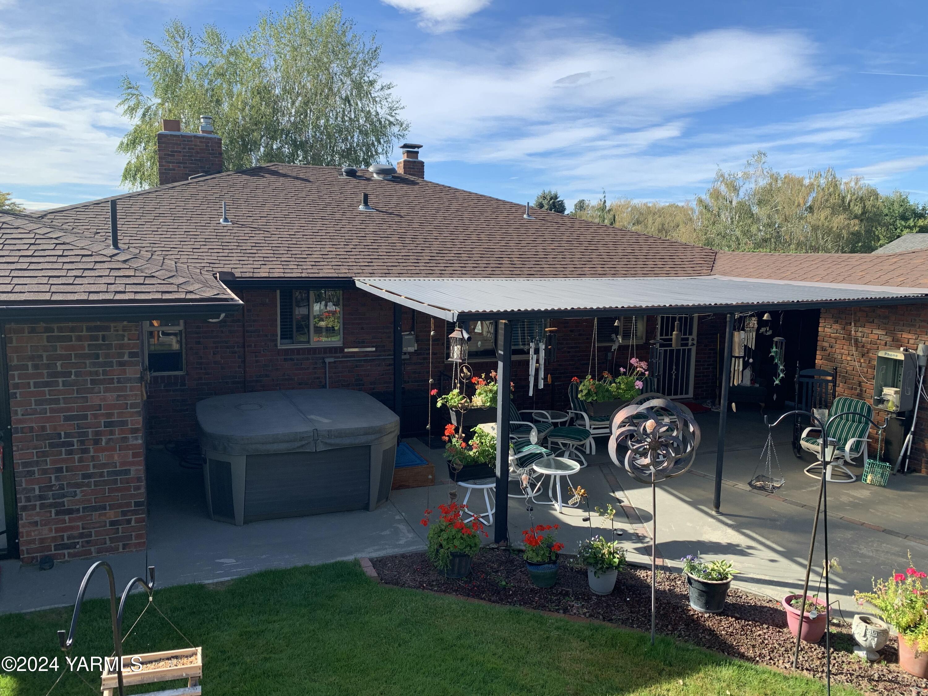 4505 Uplands Way
