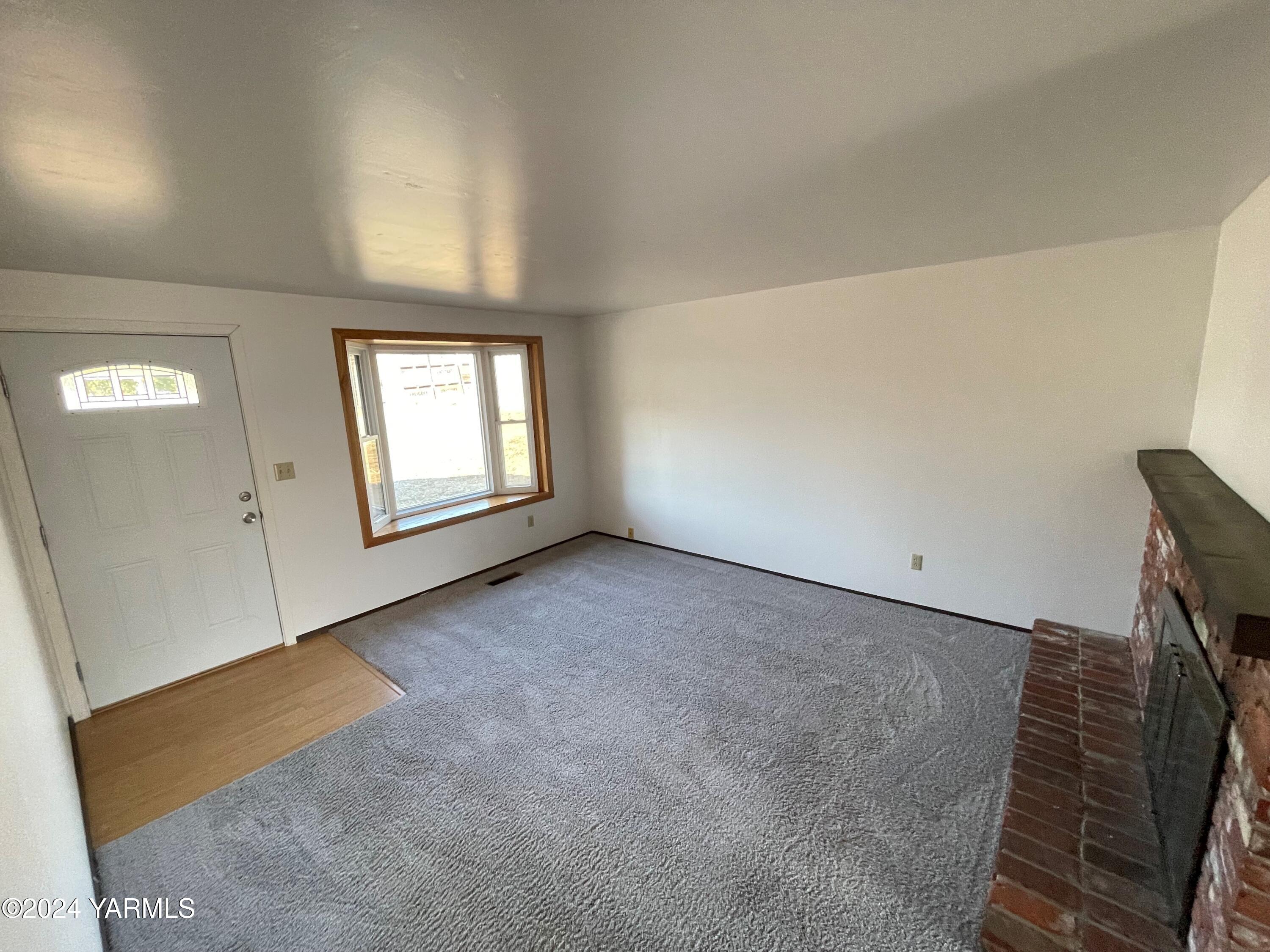 109 N 49th Ave