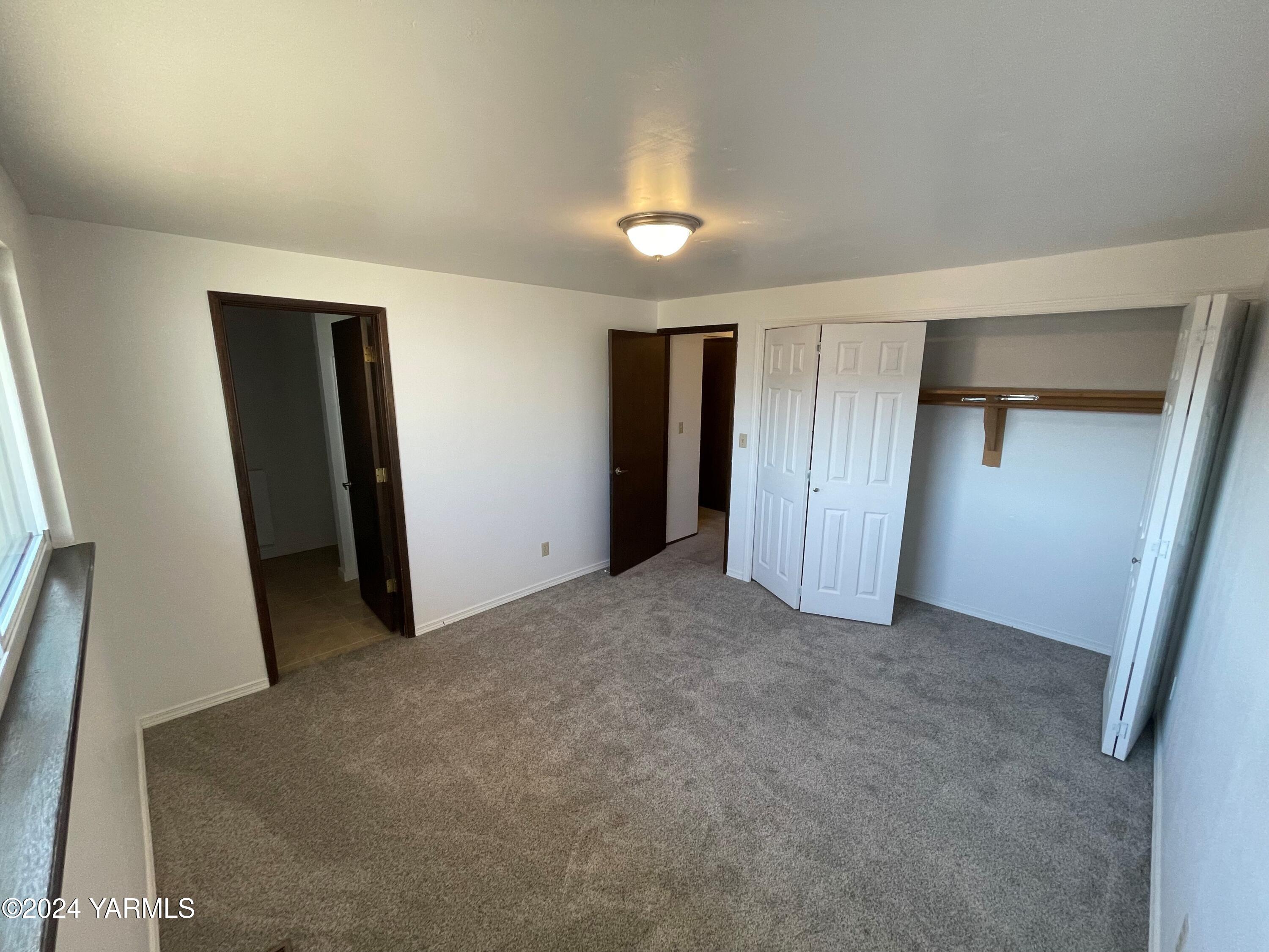 109 N 49th Ave