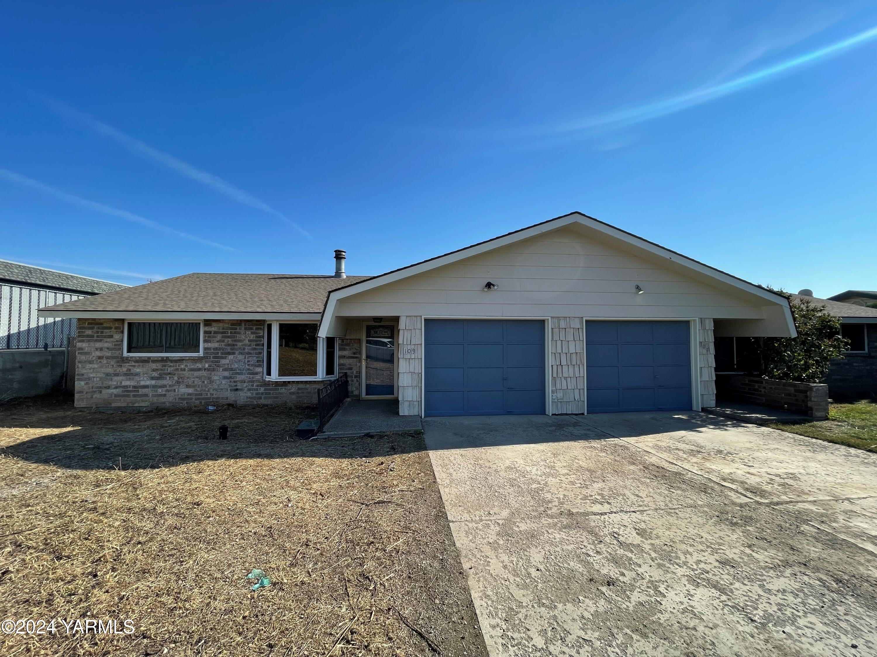 109 N 49th Ave