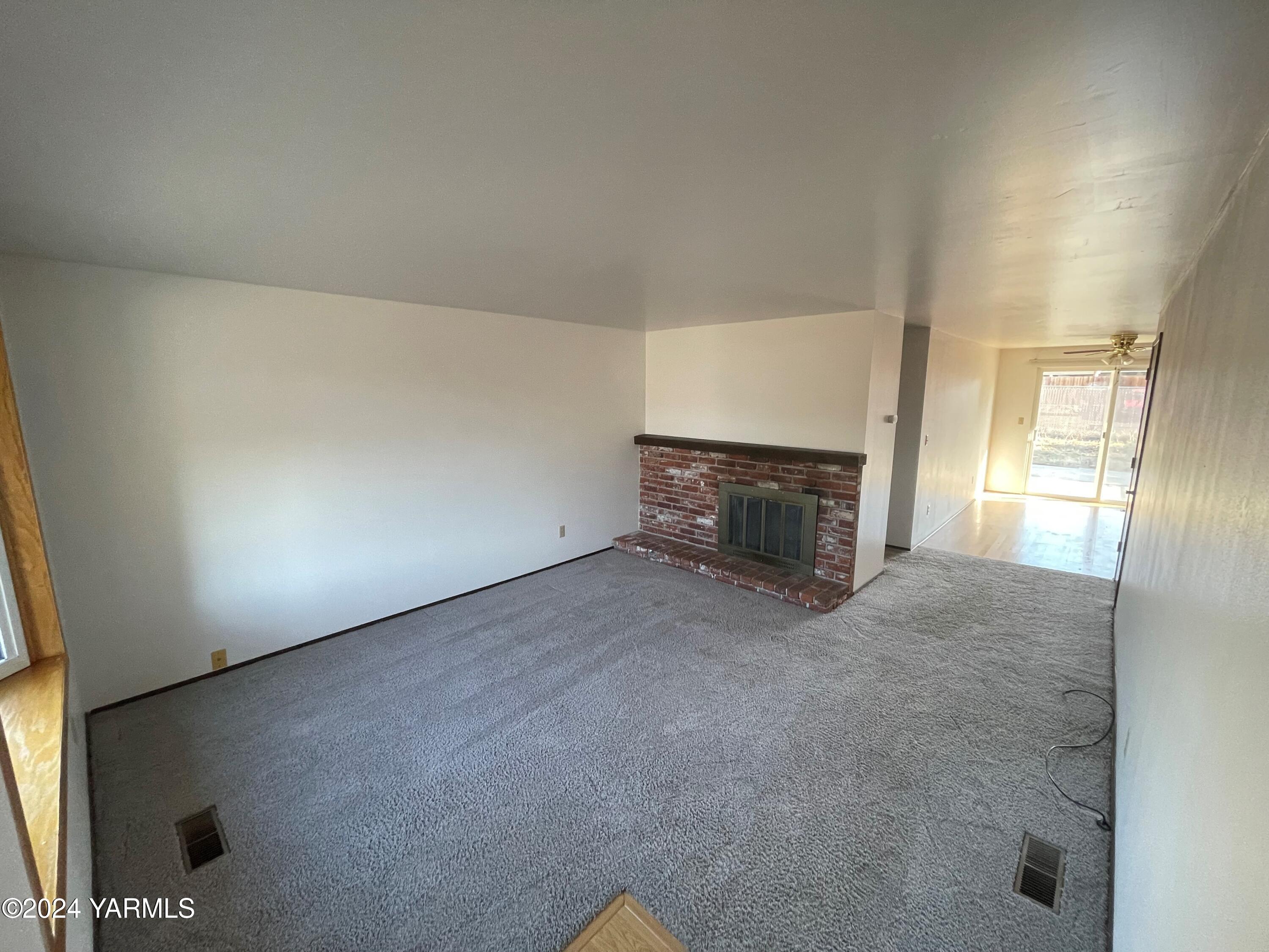 109 N 49th Ave