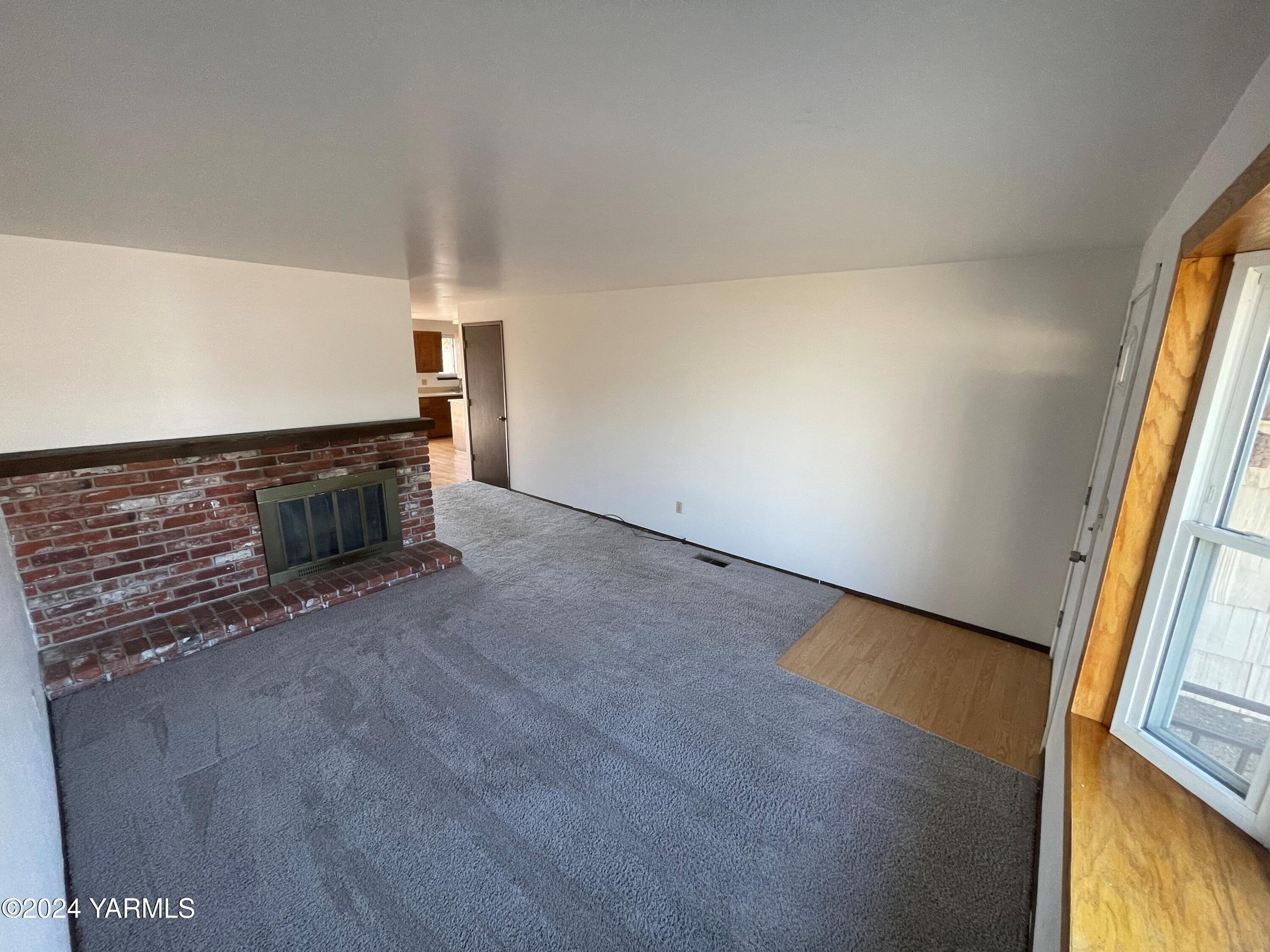 109 N 49th Ave