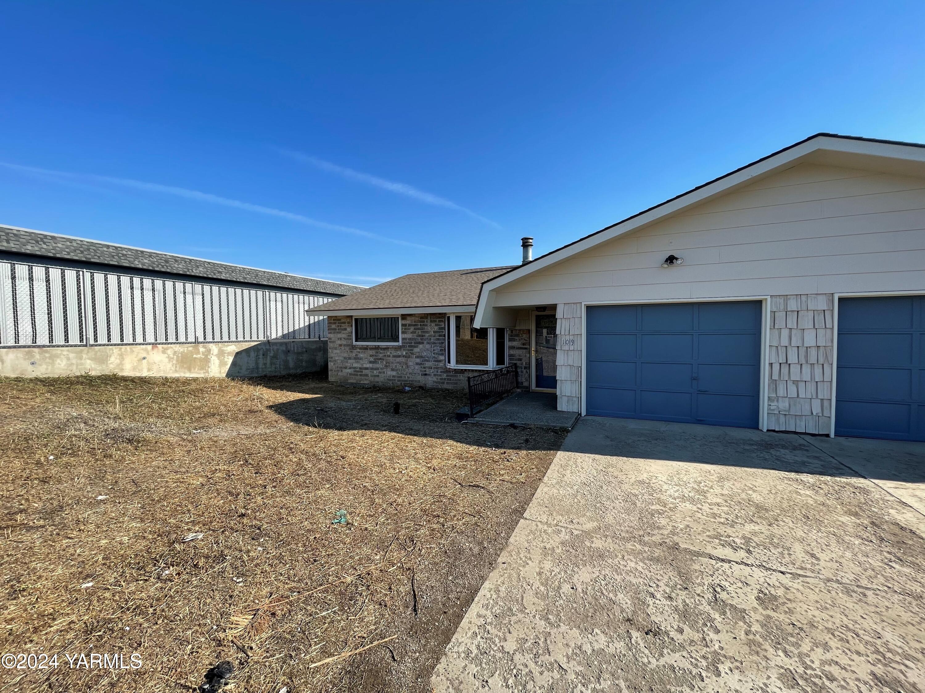 109 N 49th Ave