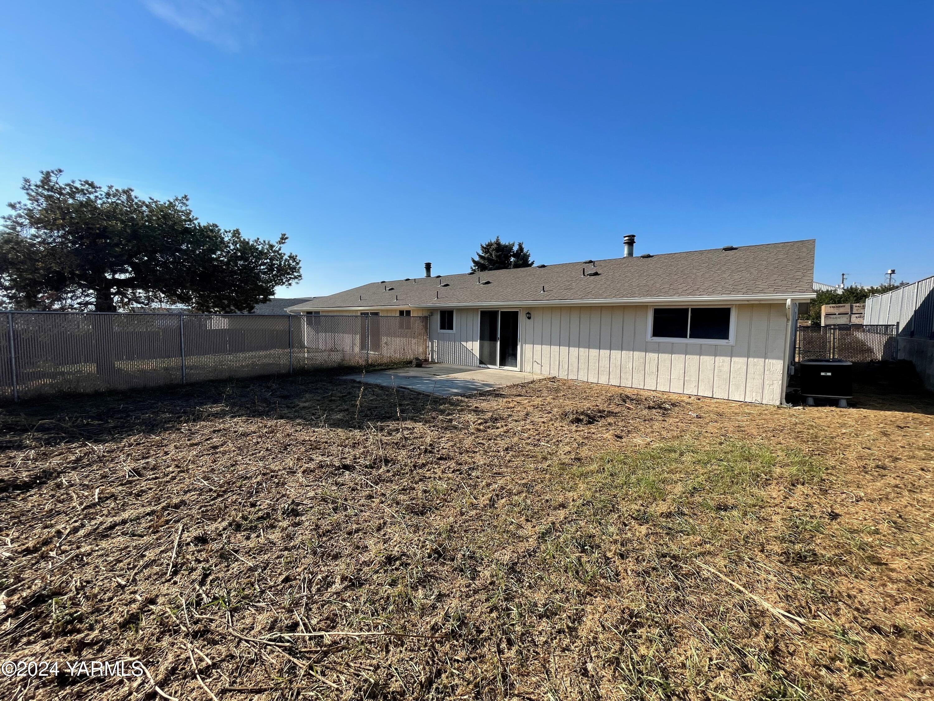 109 N 49th Ave