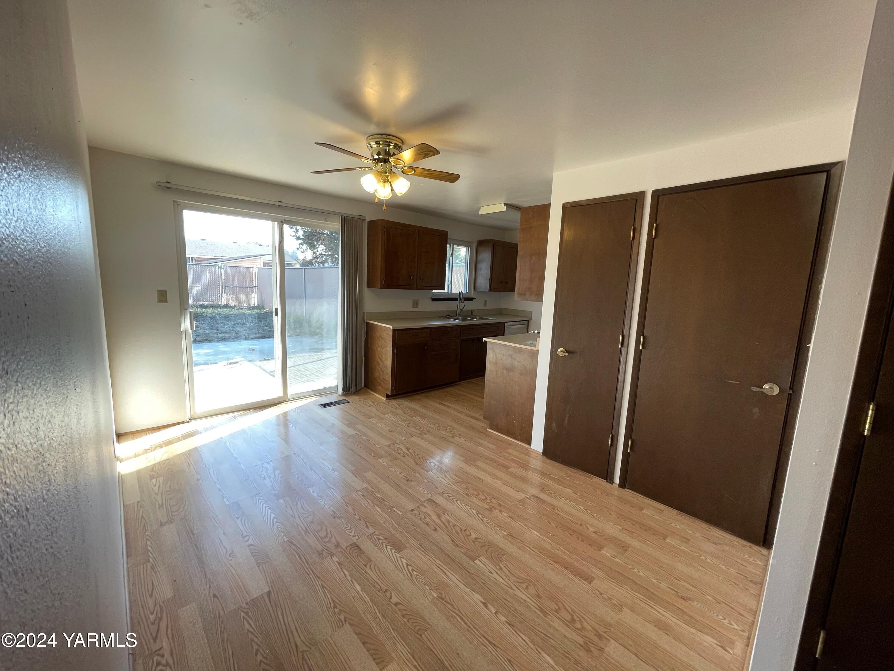 109 N 49th Ave