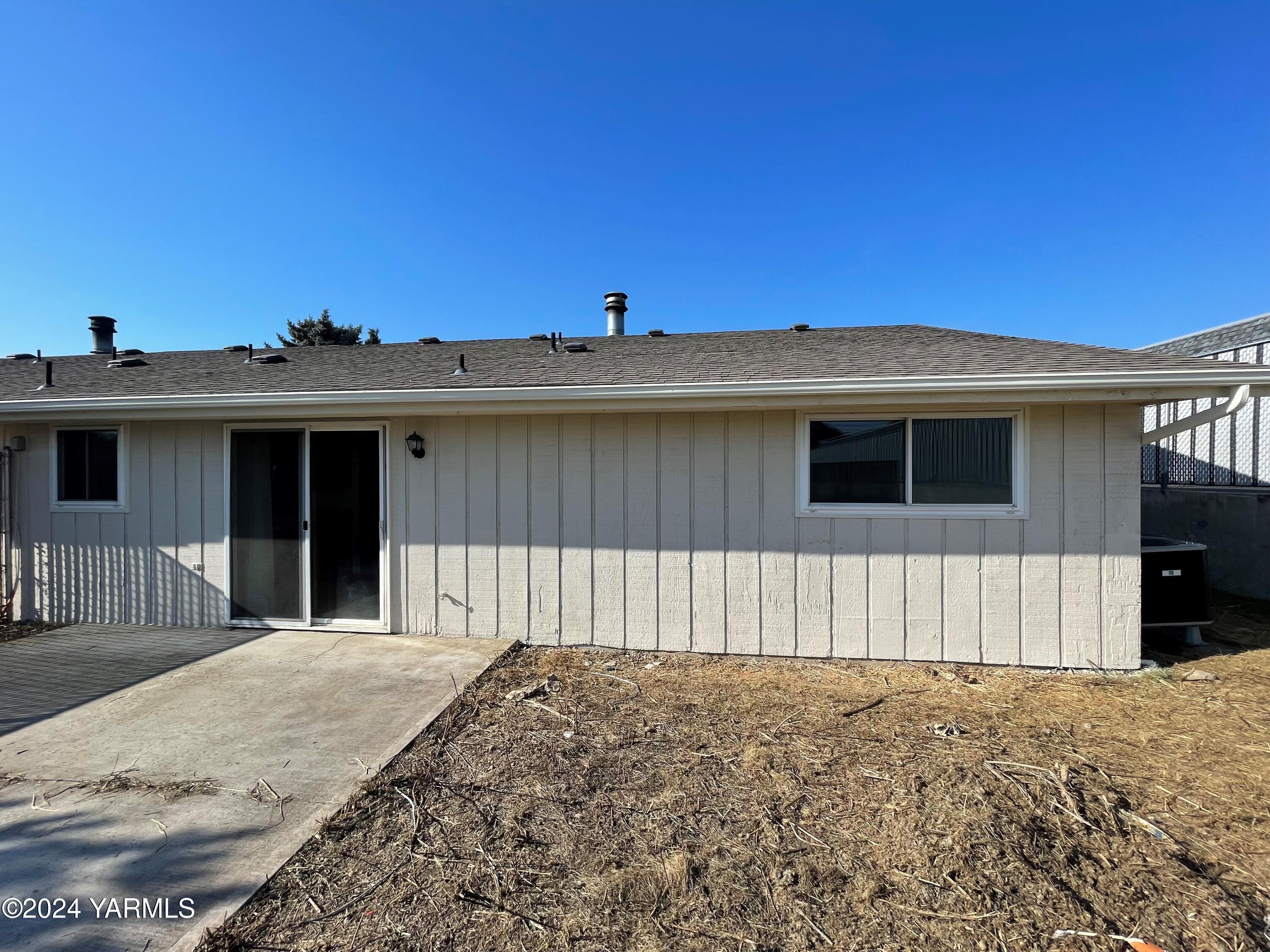 109 N 49th Ave