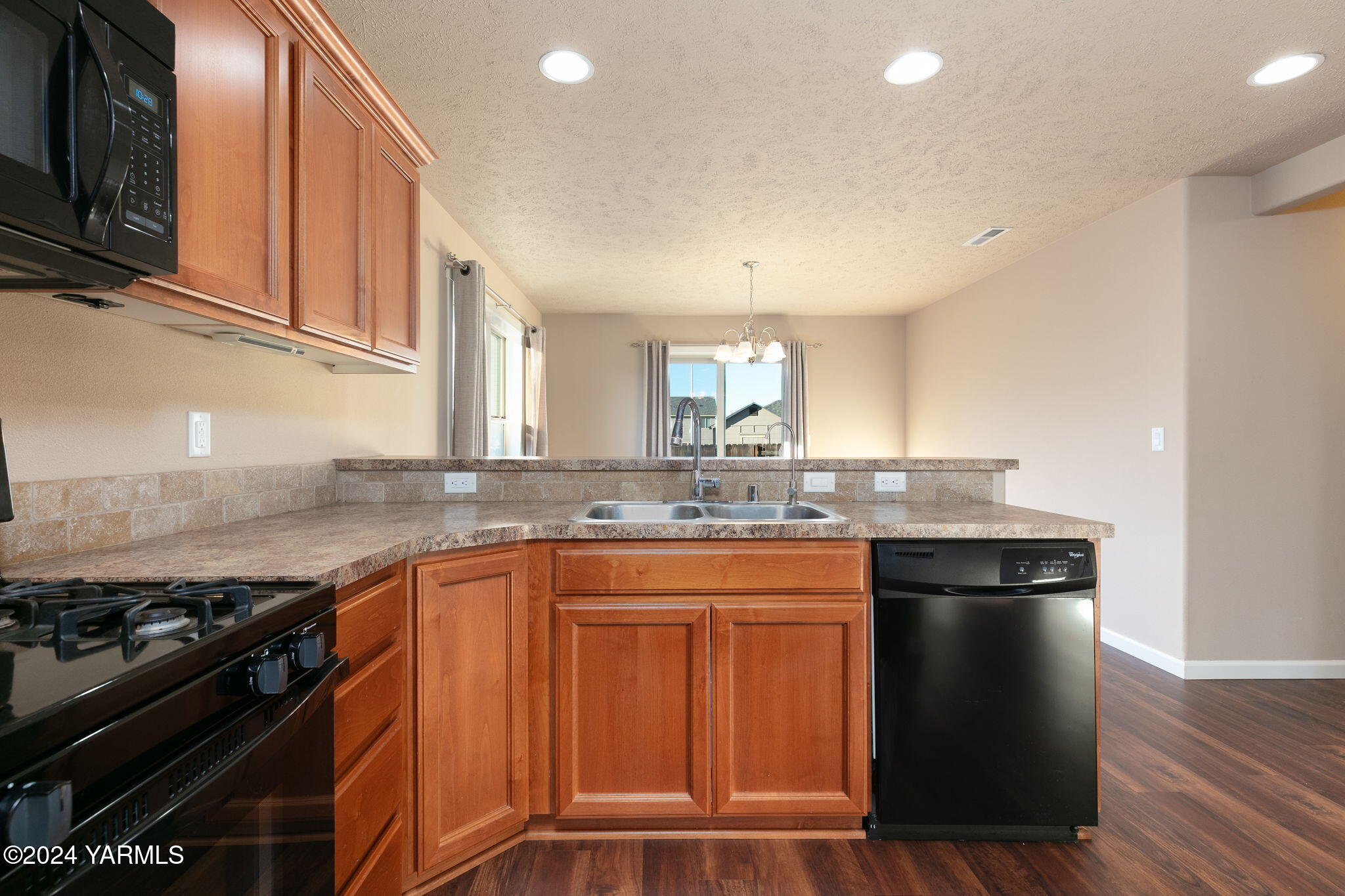 110 Golding St