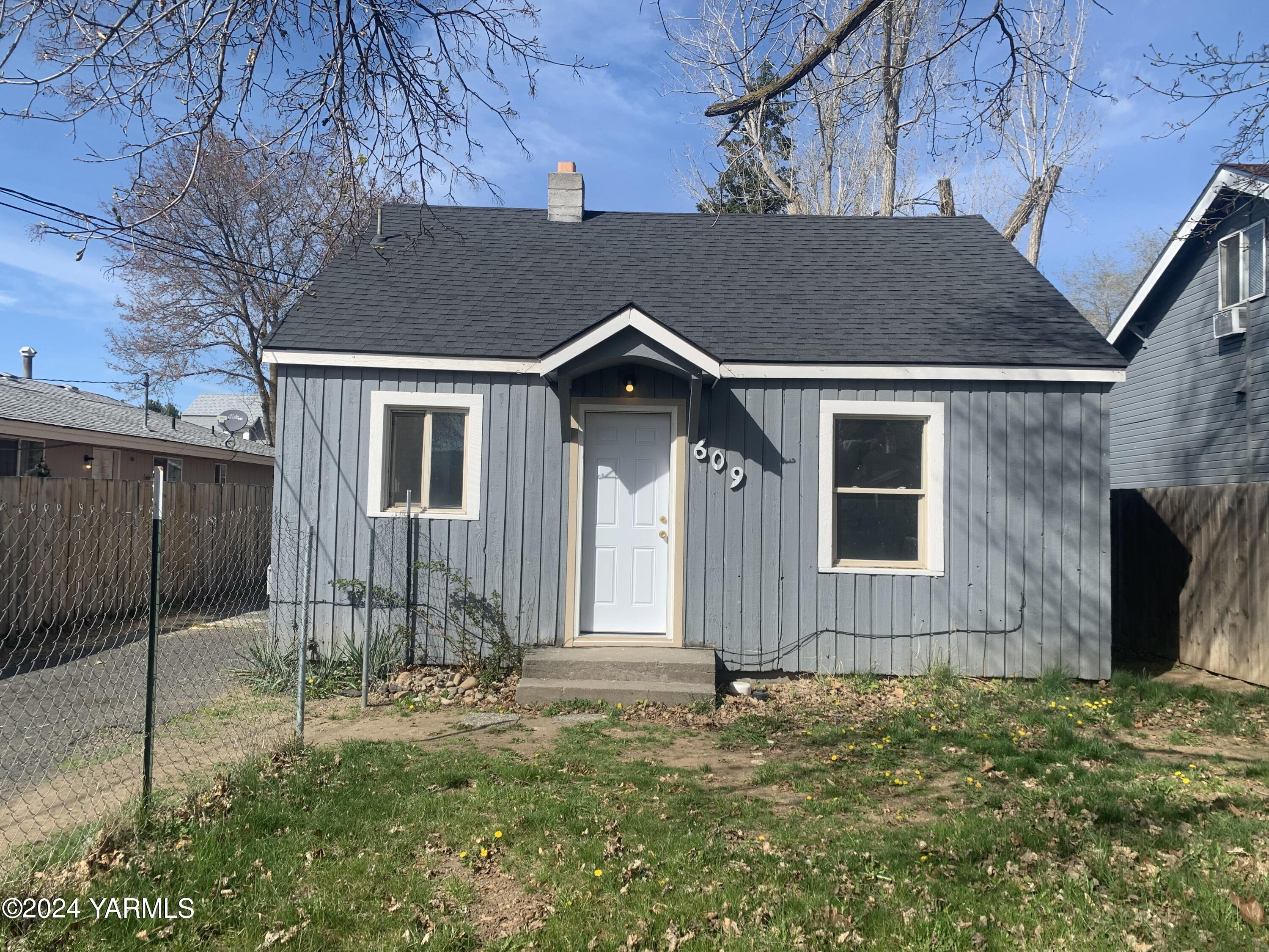 609 W Viola Ave