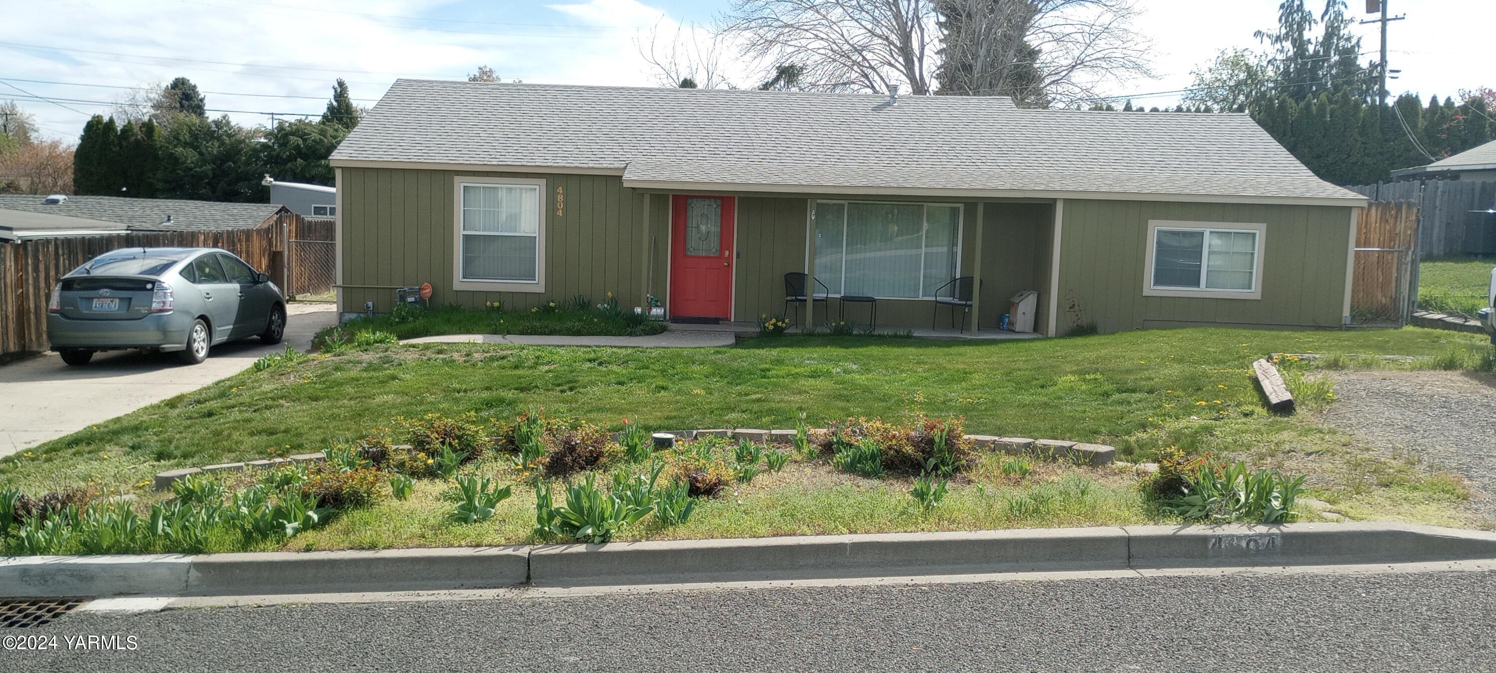 4804 modesto Way