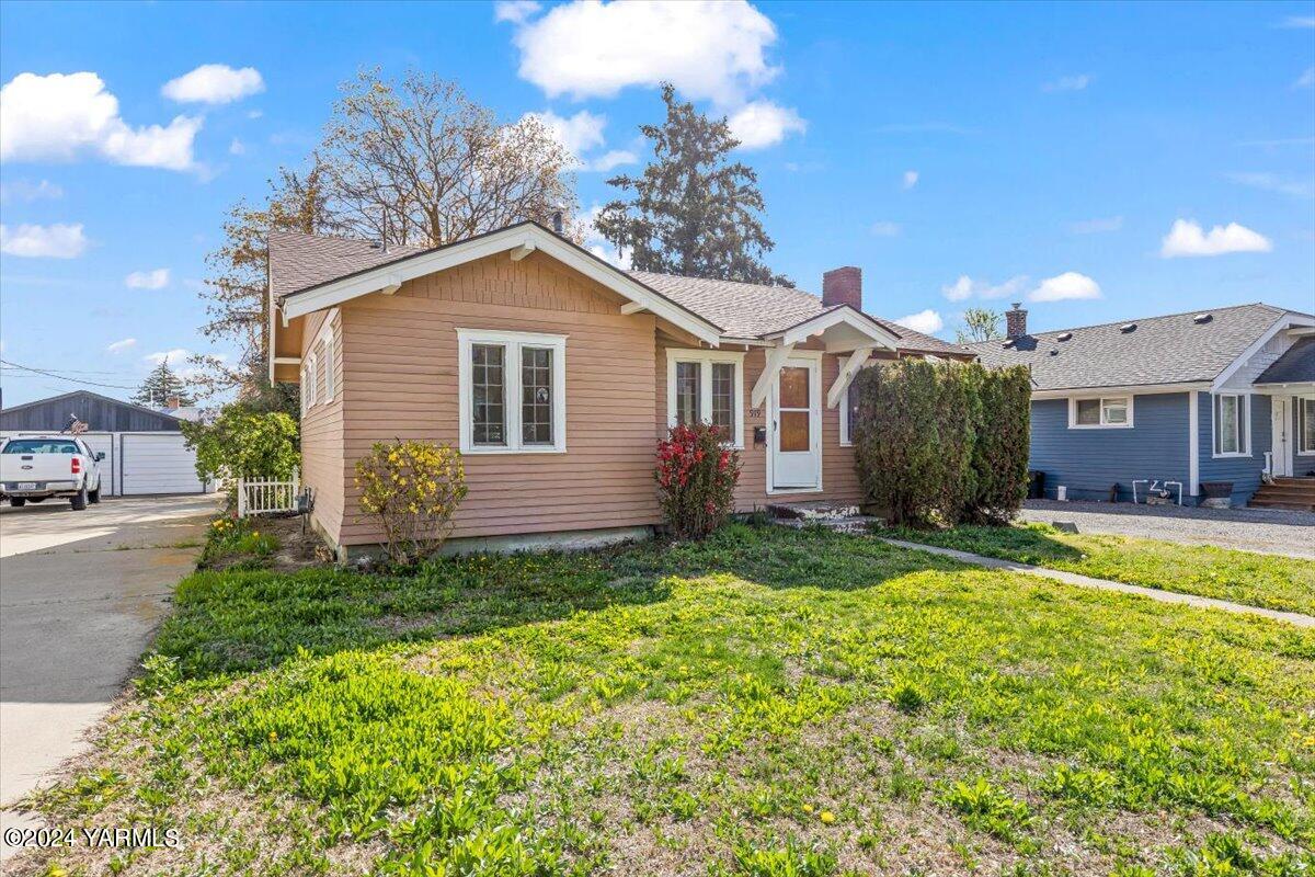 919 S 18th Ave