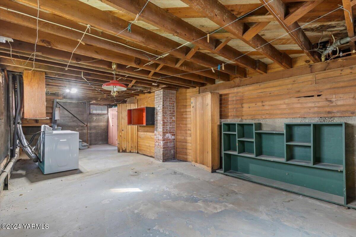 919 S 18th Ave