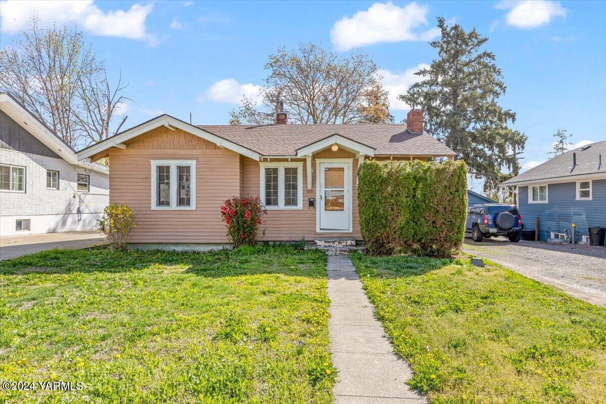 919 S 18th Ave