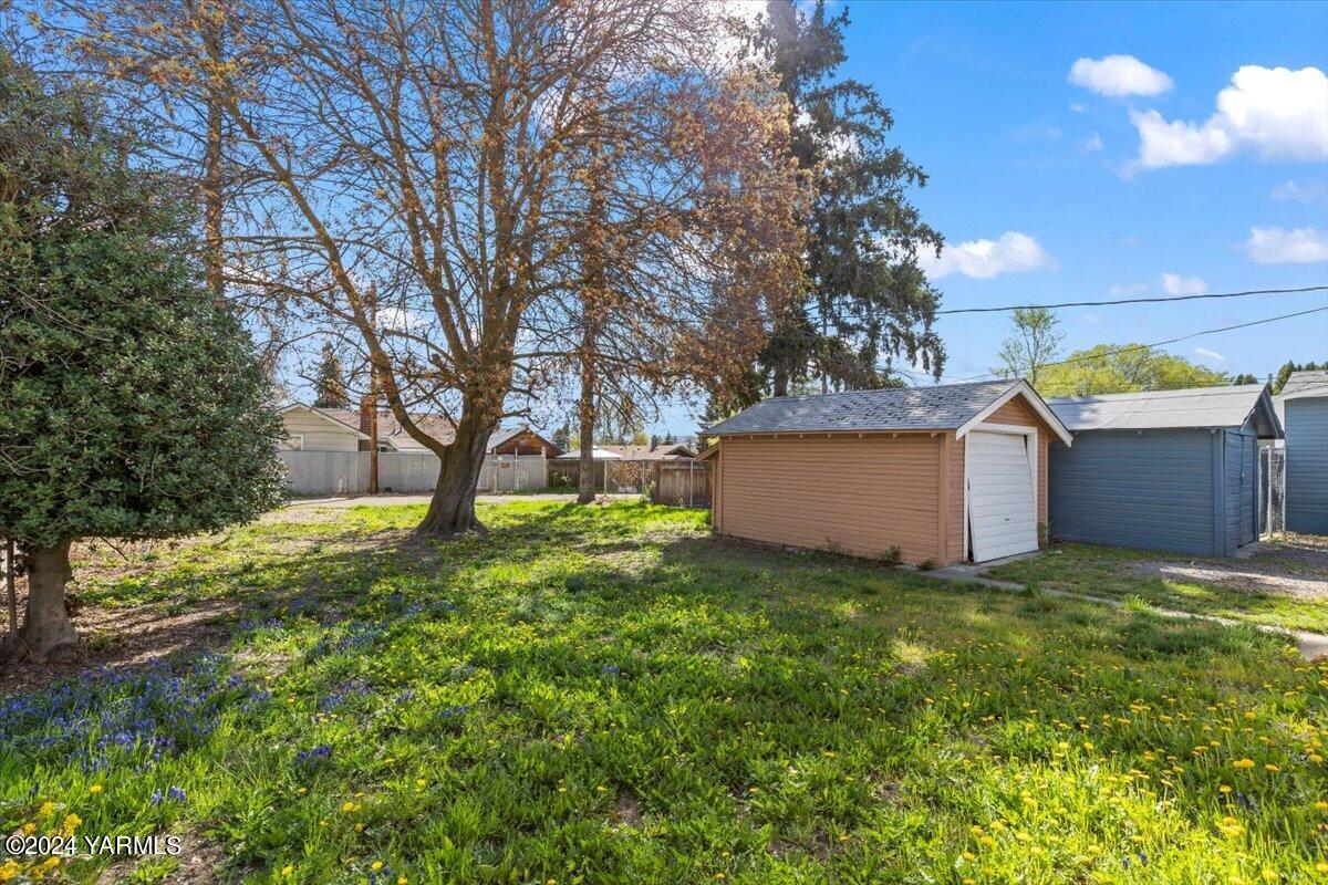 919 S 18th Ave
