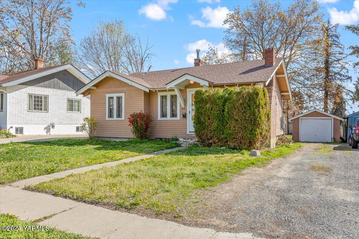 919 S 18th Ave