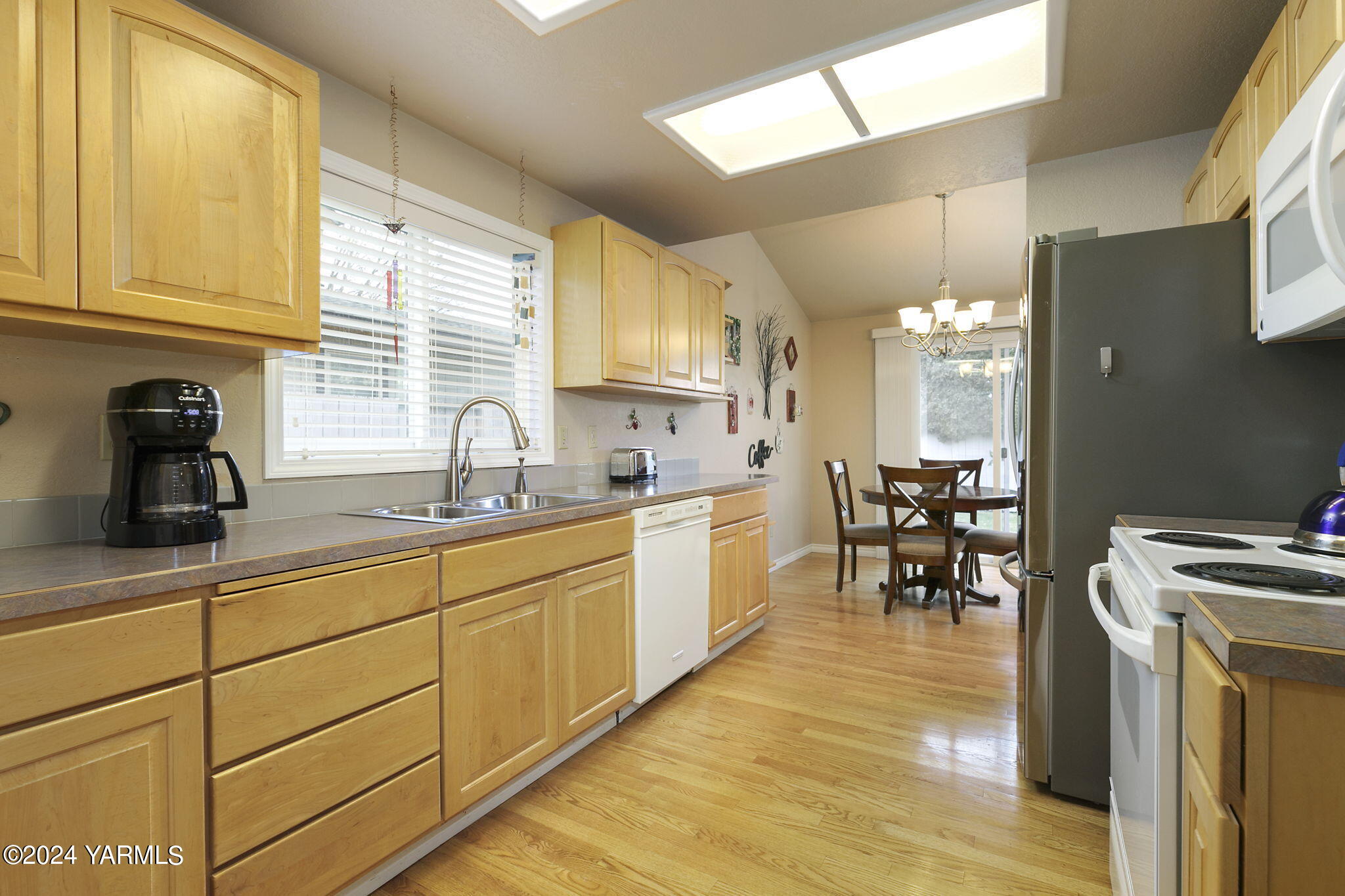 701 S 54th Ave