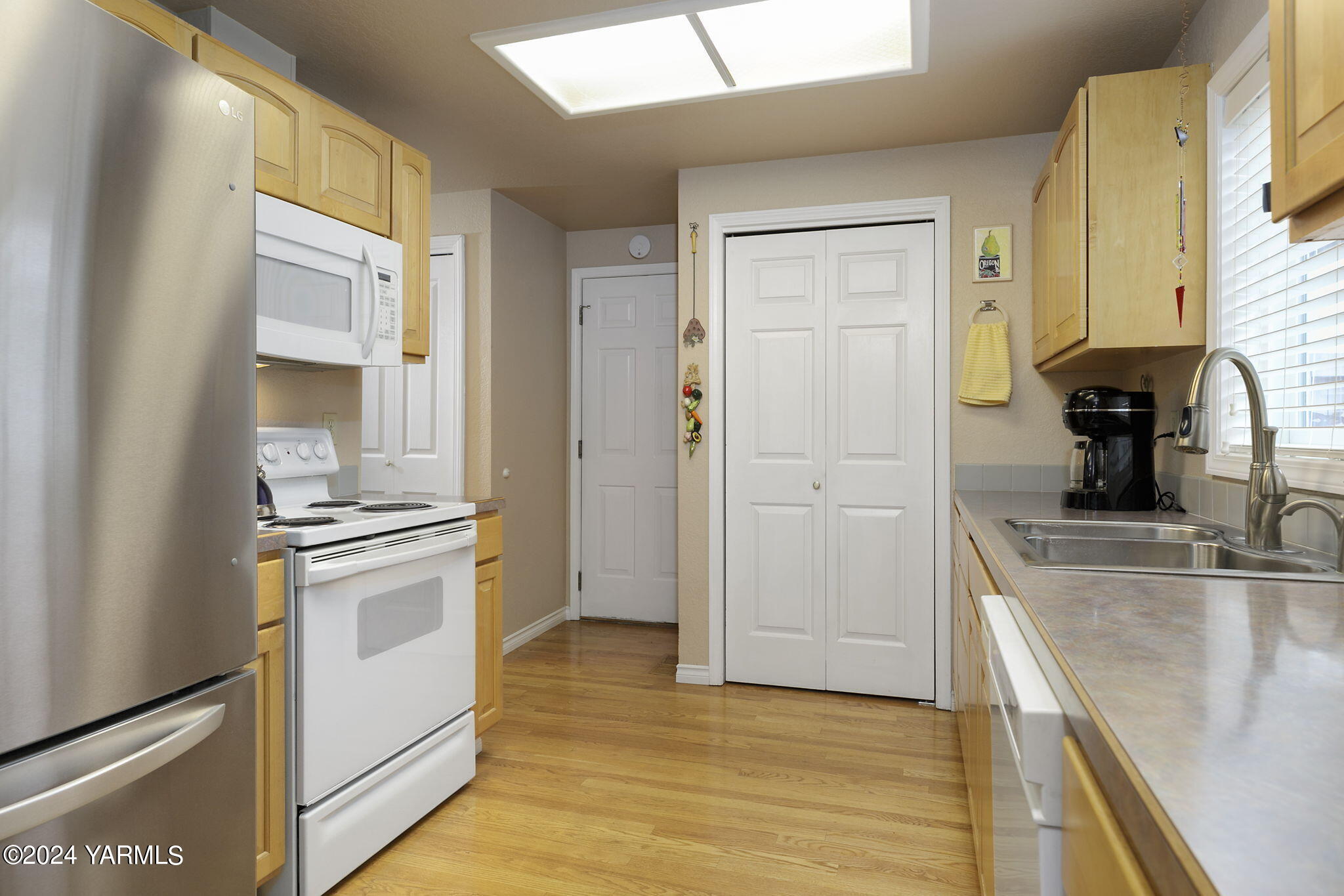 701 S 54th Ave