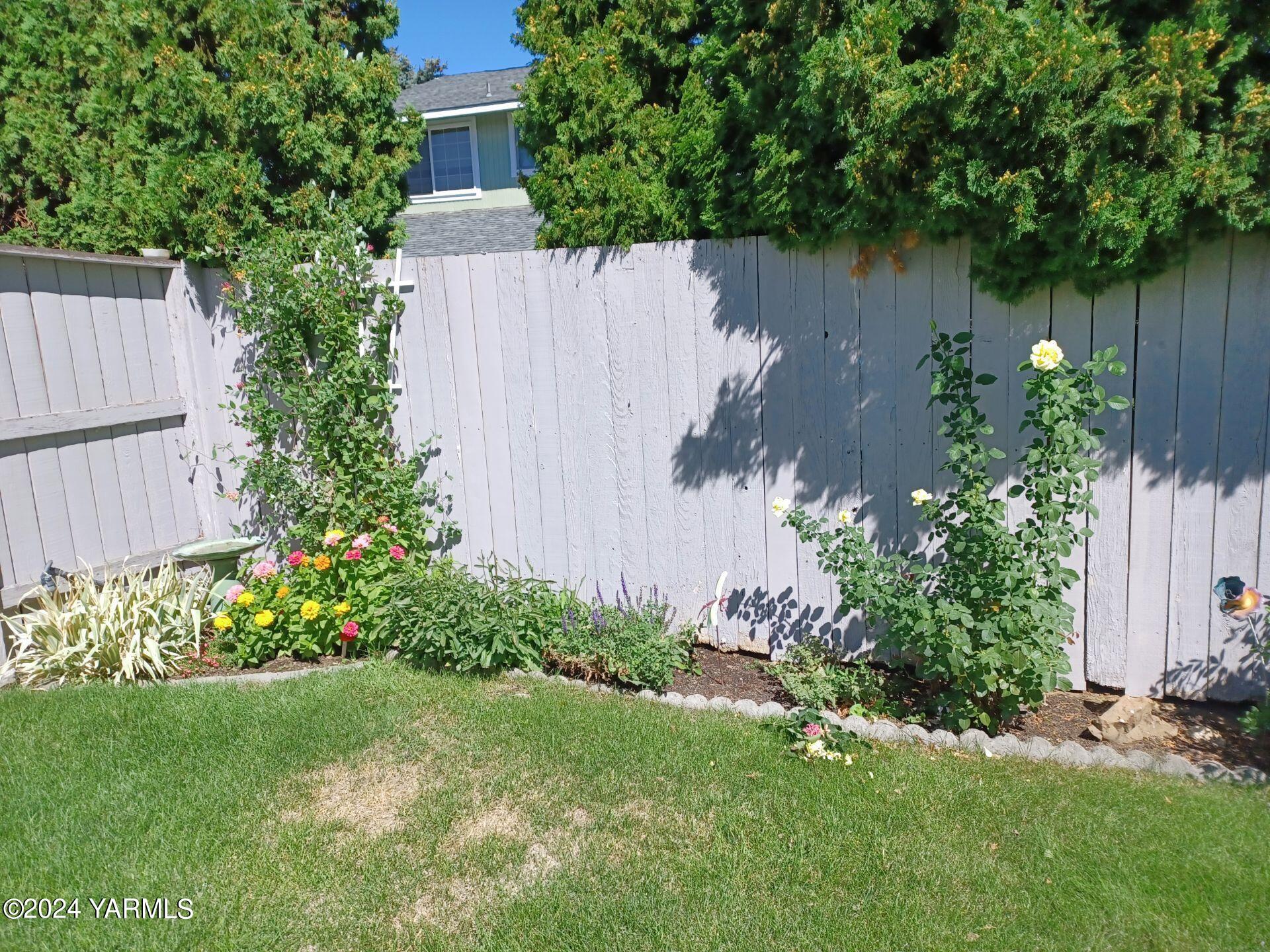 701 S 54th Ave