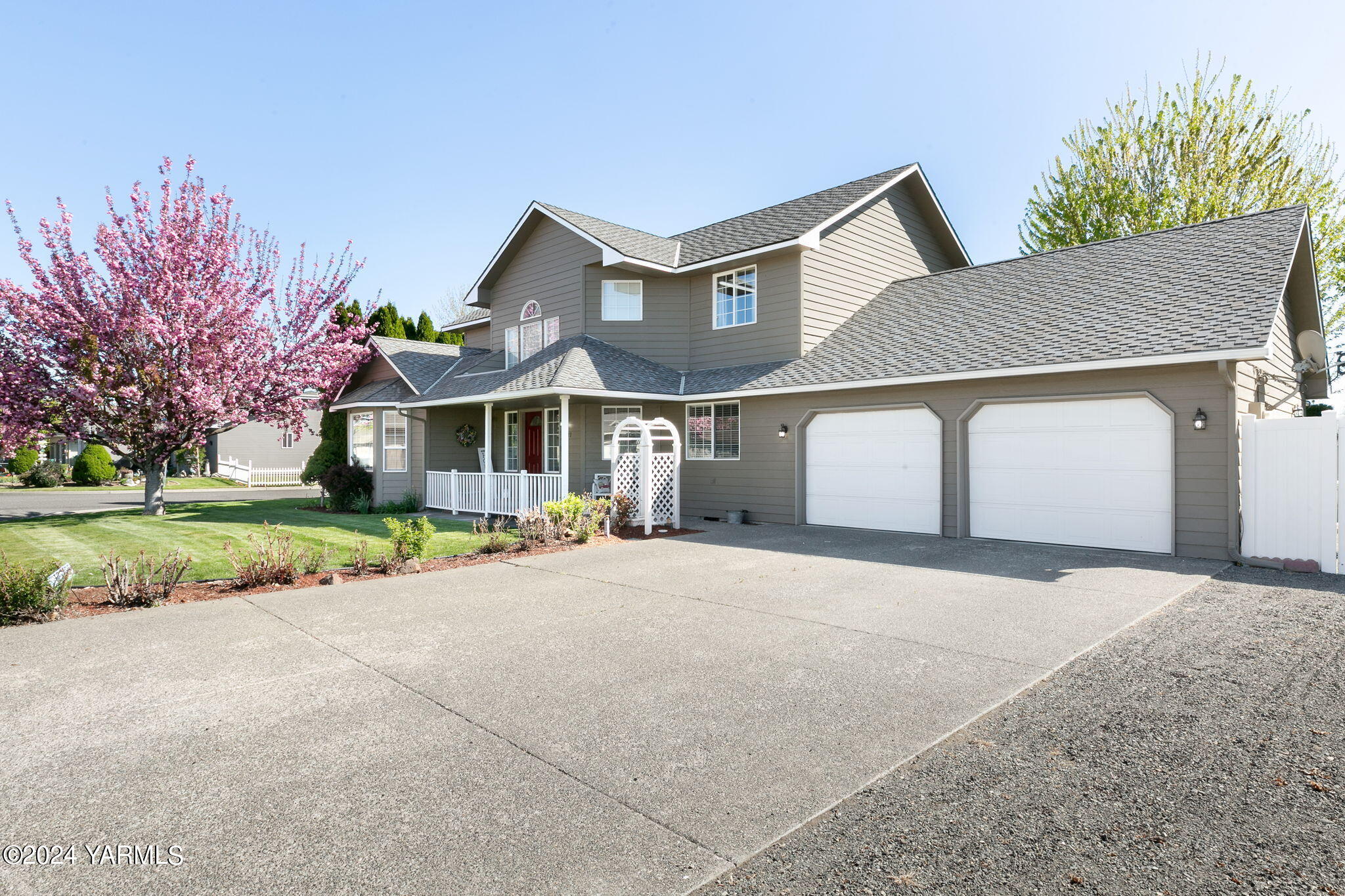 1521 S 69th Ave