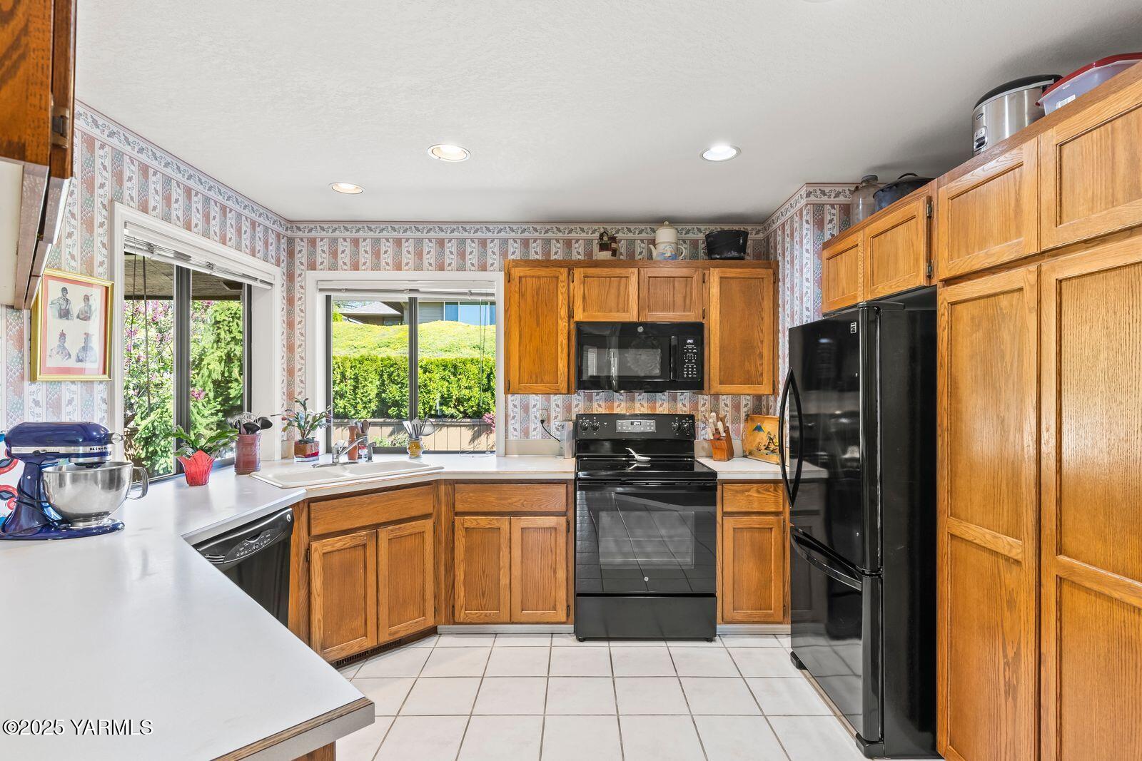 101 N 48th Ave Unit: 6B