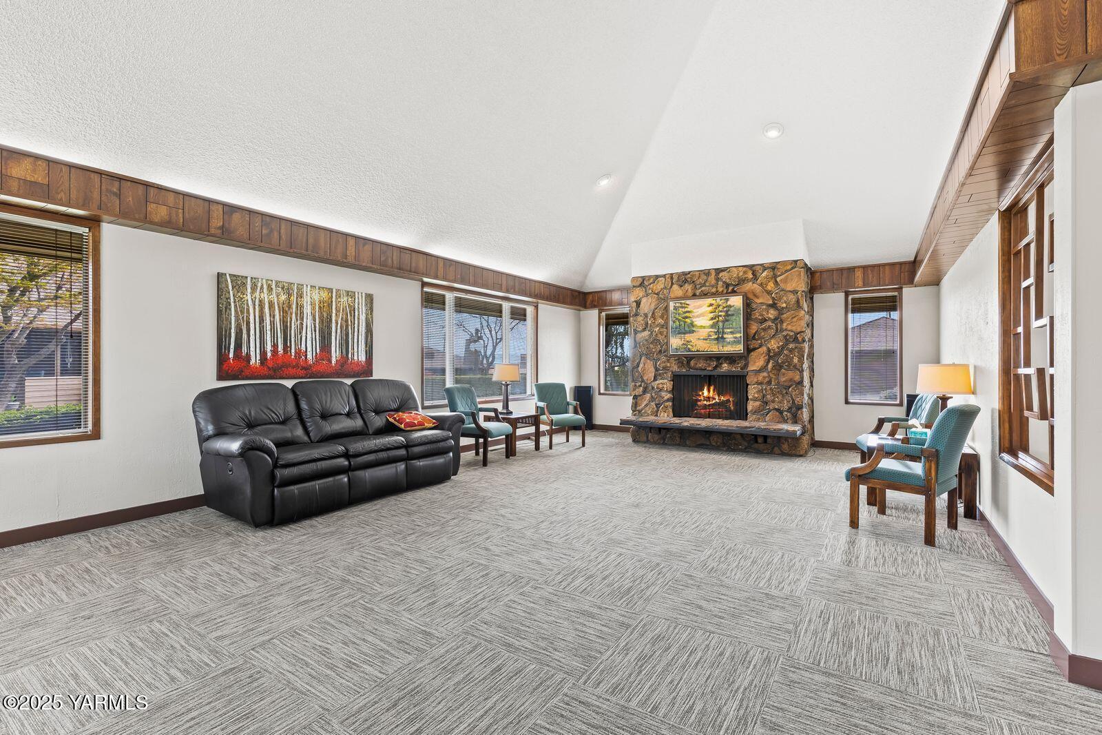 101 N 48th Ave Unit: 6B