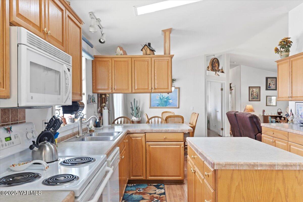 707 Moody Rd