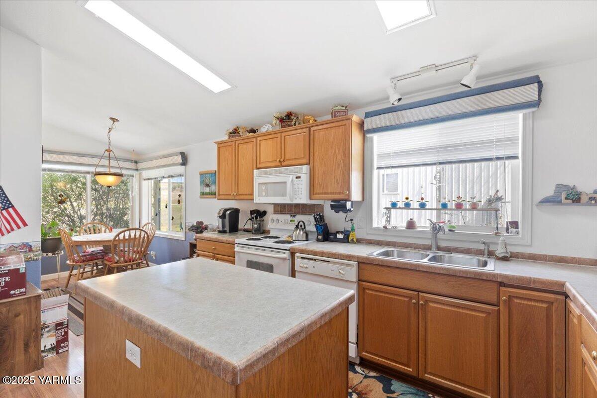 707 Moody Rd
