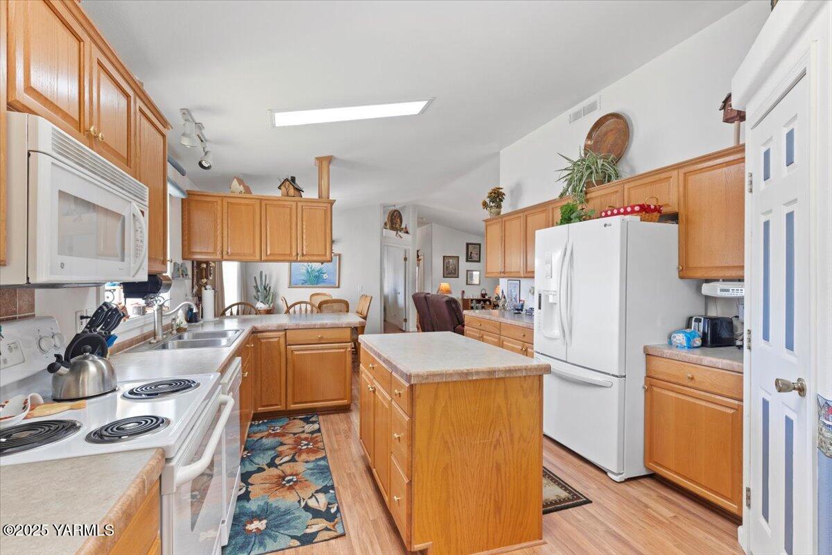 707 Moody Rd