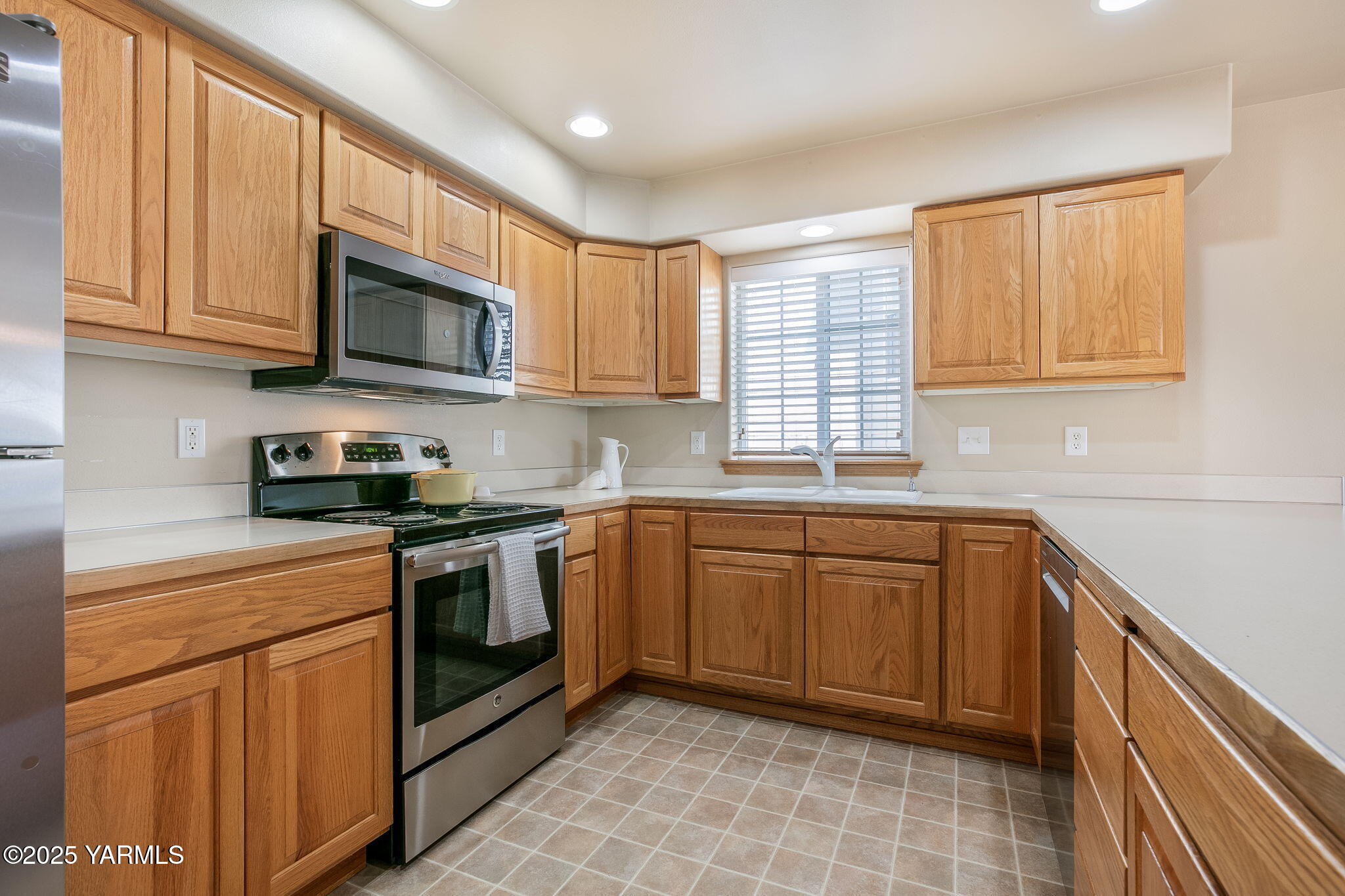 19 N 86th Ave