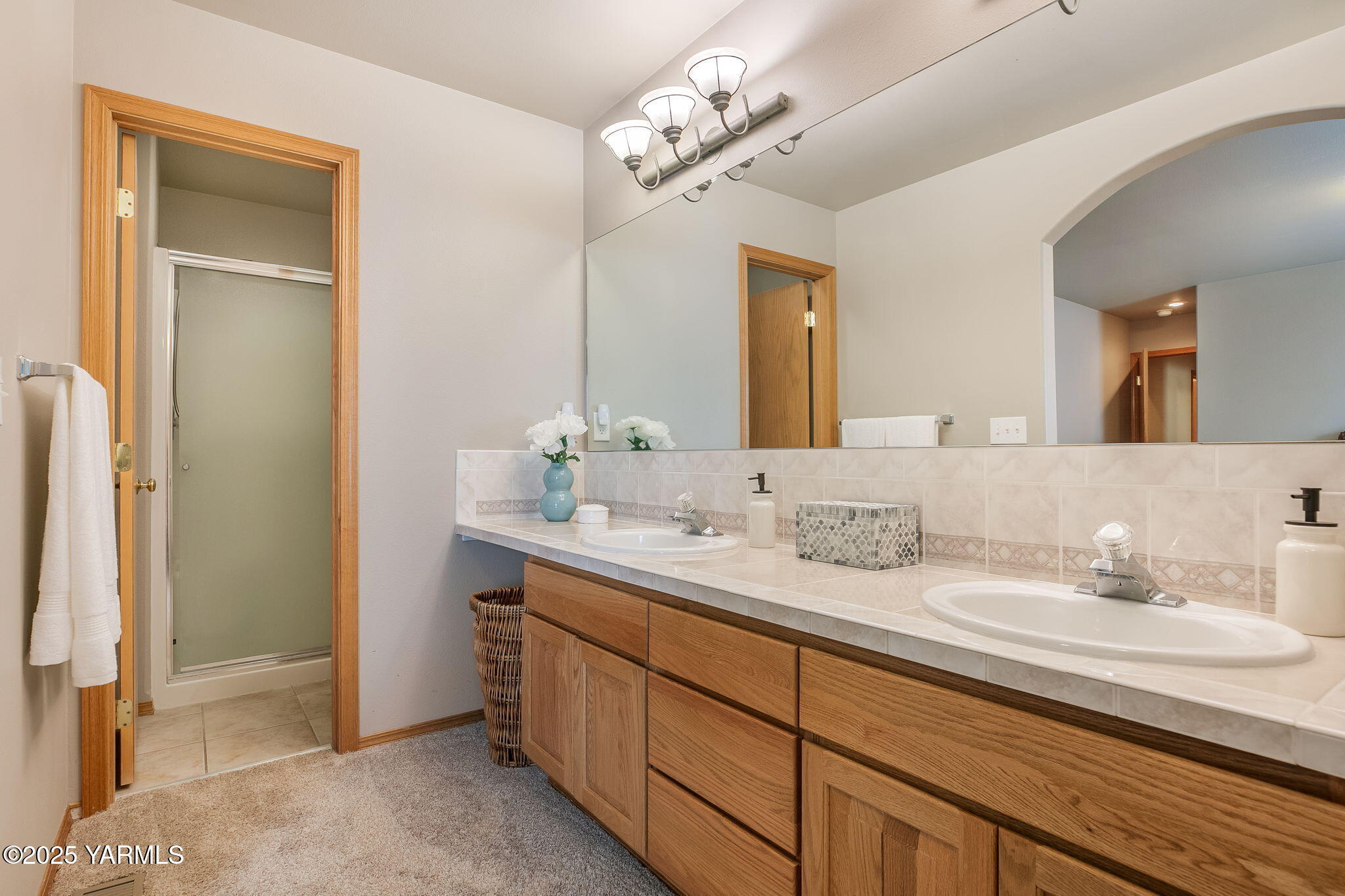 19 N 86th Ave