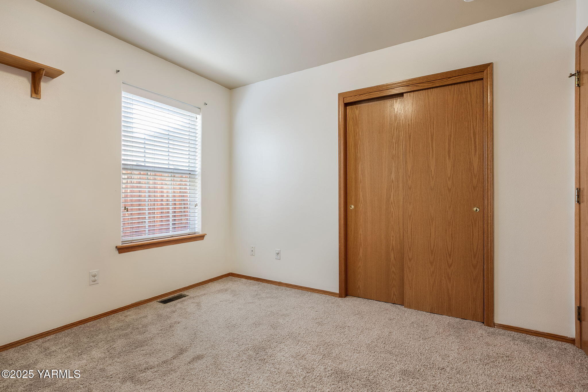 19 N 86th Ave