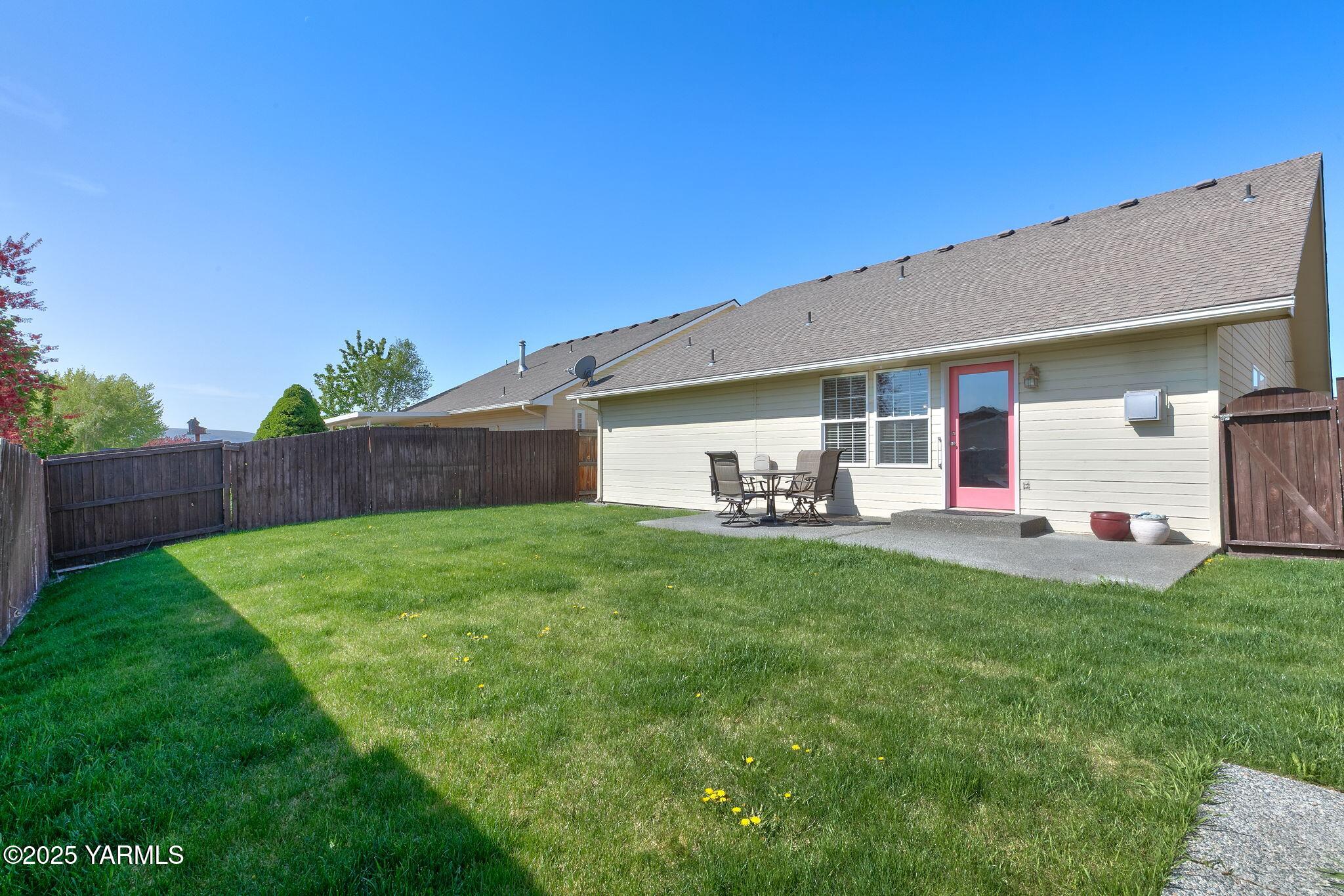 19 N 86th Ave