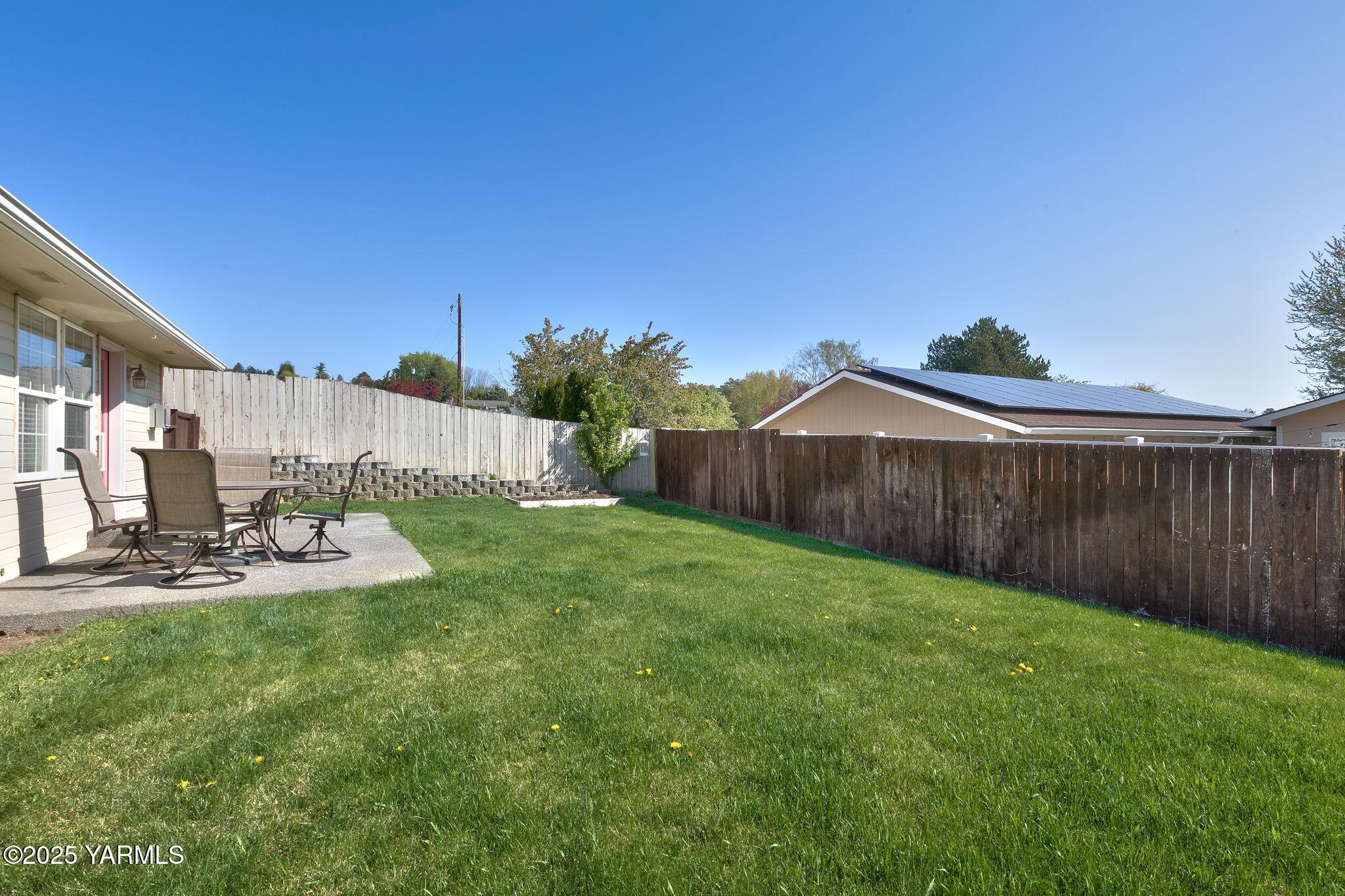 19 N 86th Ave