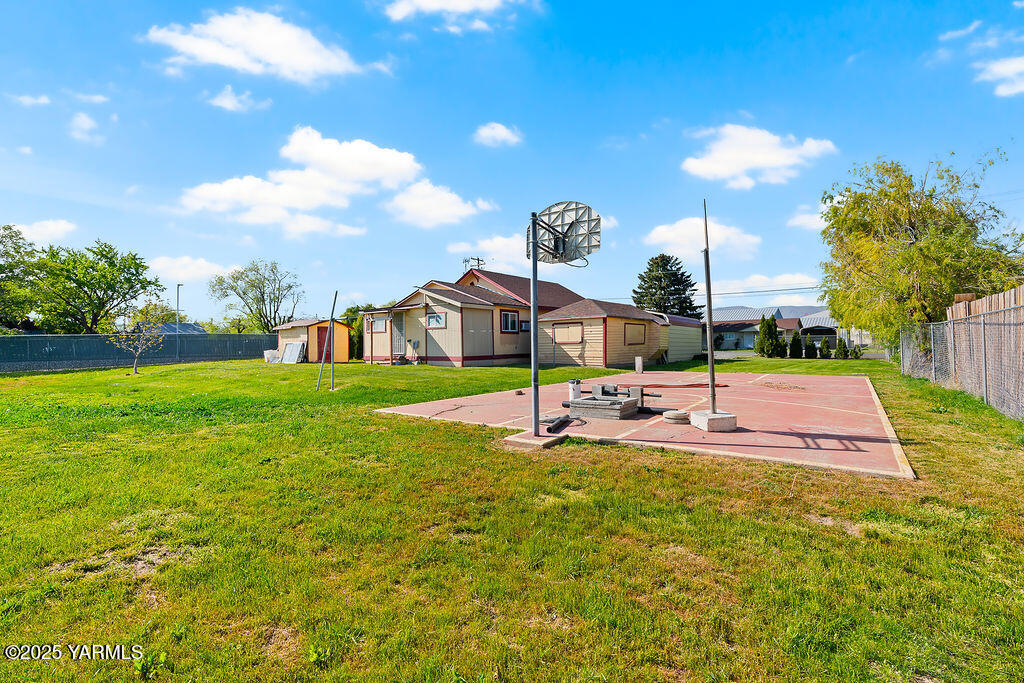 300 Cowiche City Rd