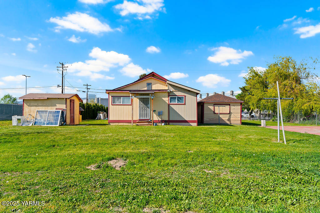 300 Cowiche City Rd
