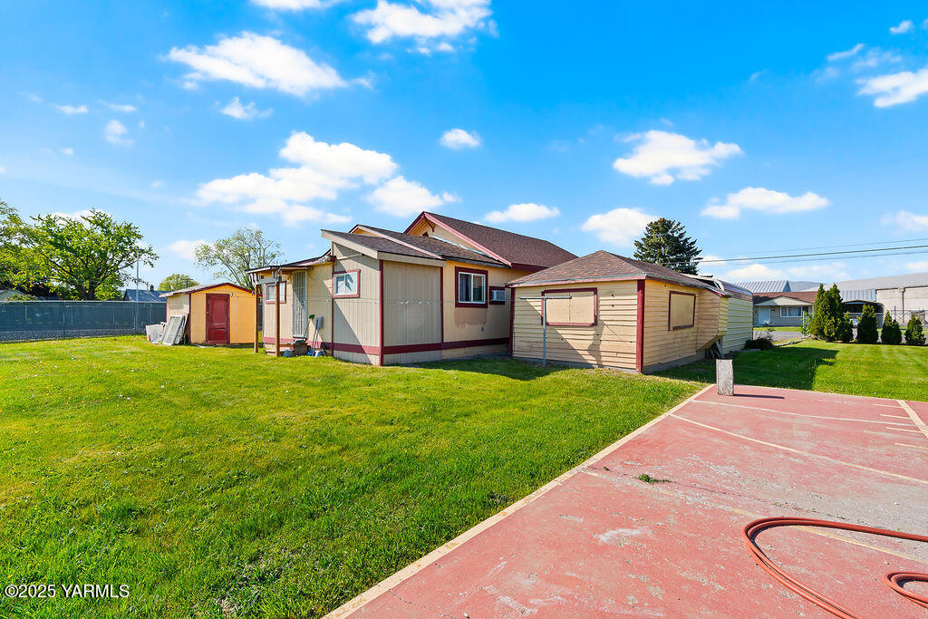 300 Cowiche City Rd
