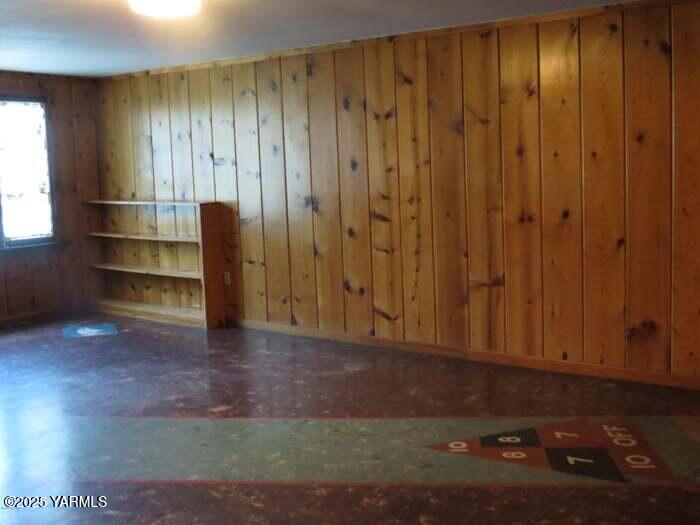 2705 Shelton Ave