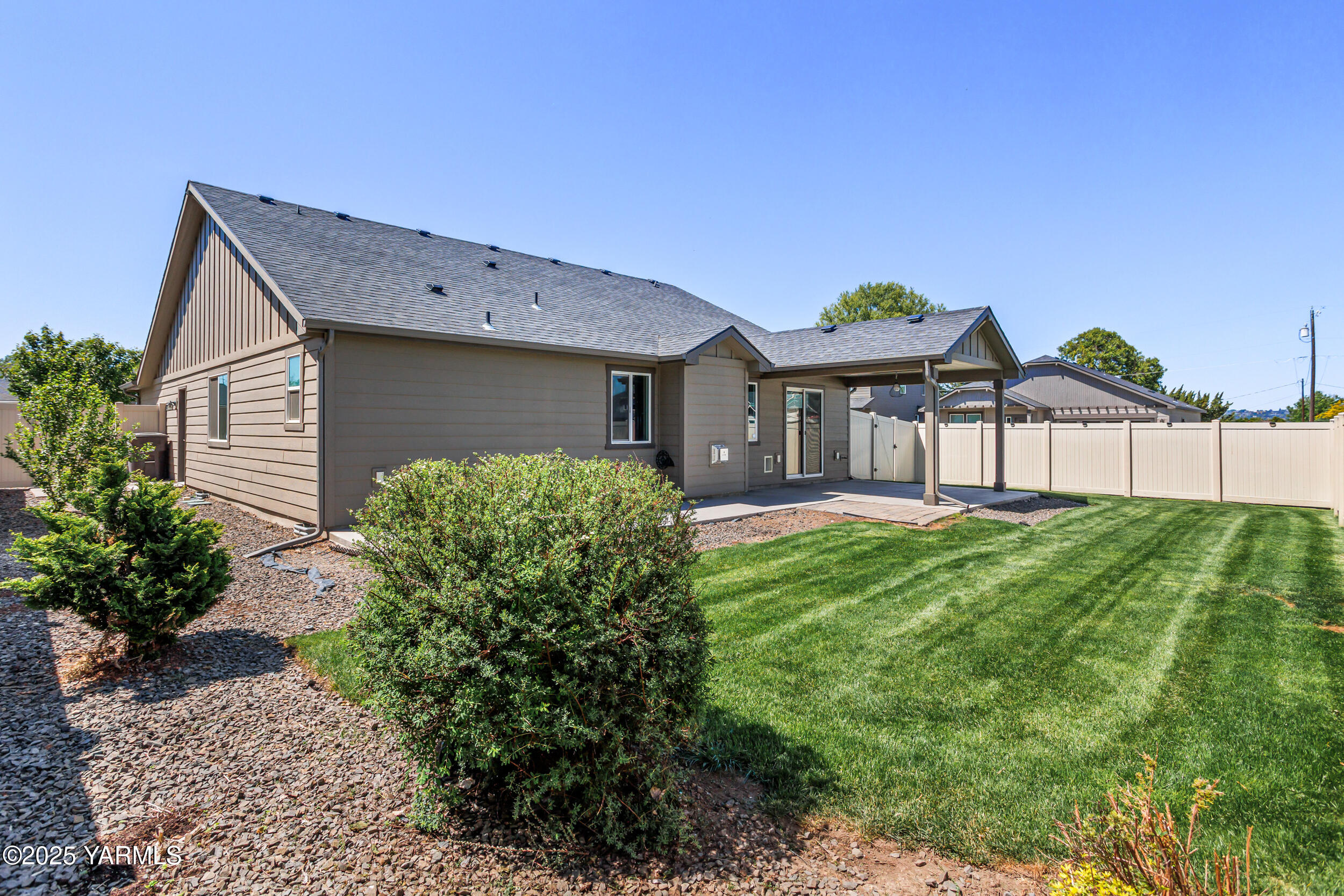 2201 S 62nd Ave