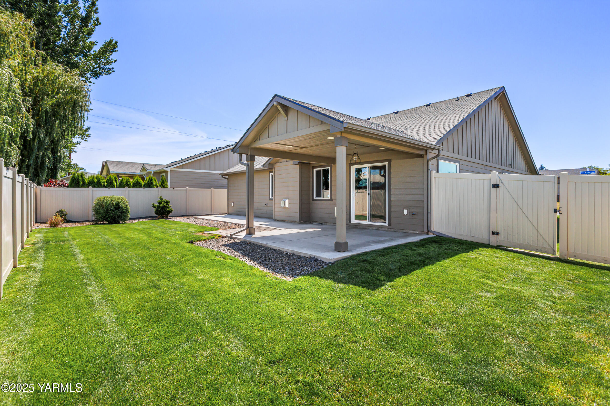 2201 S 62nd Ave