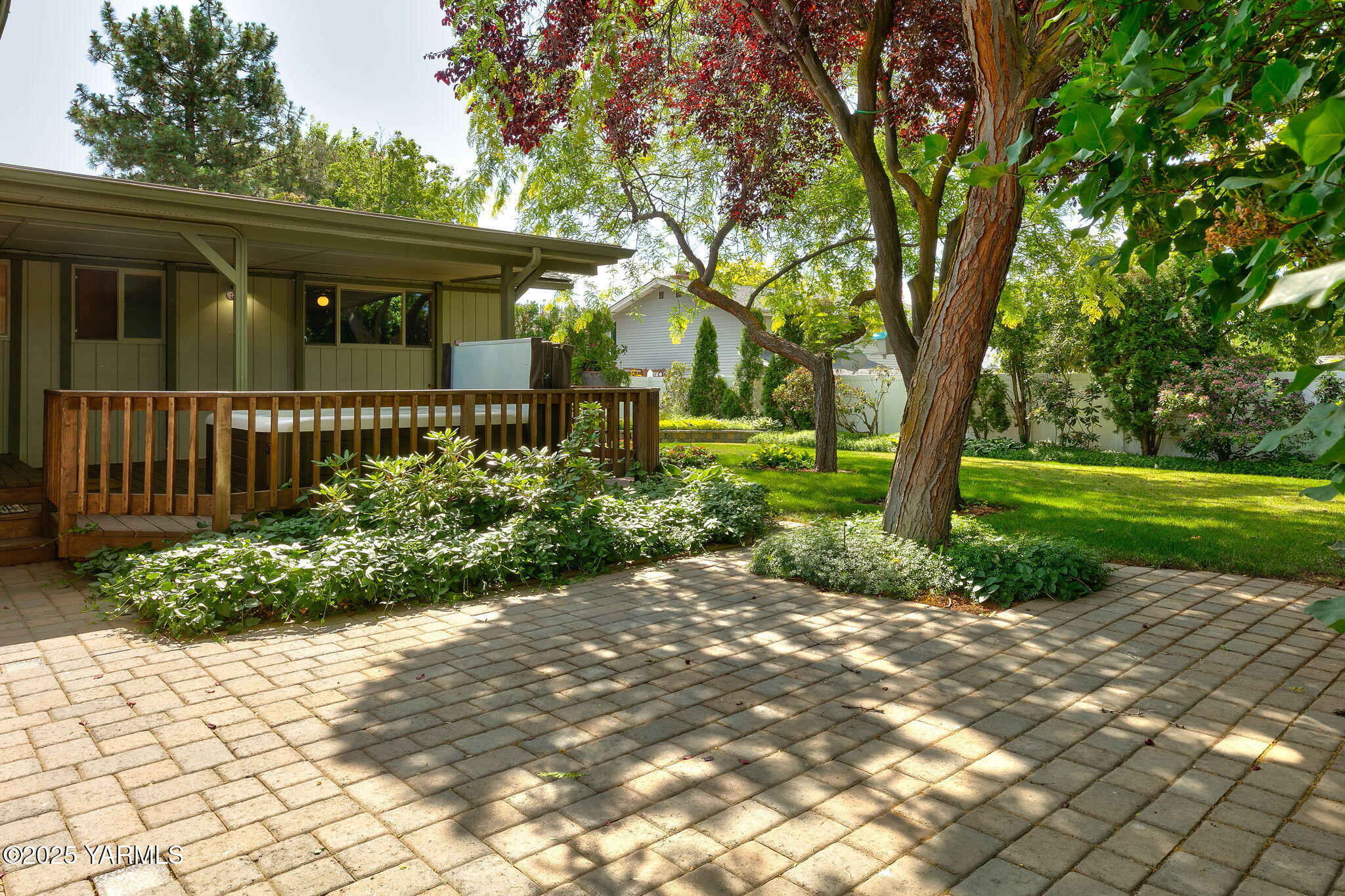 3204 Clinton Way