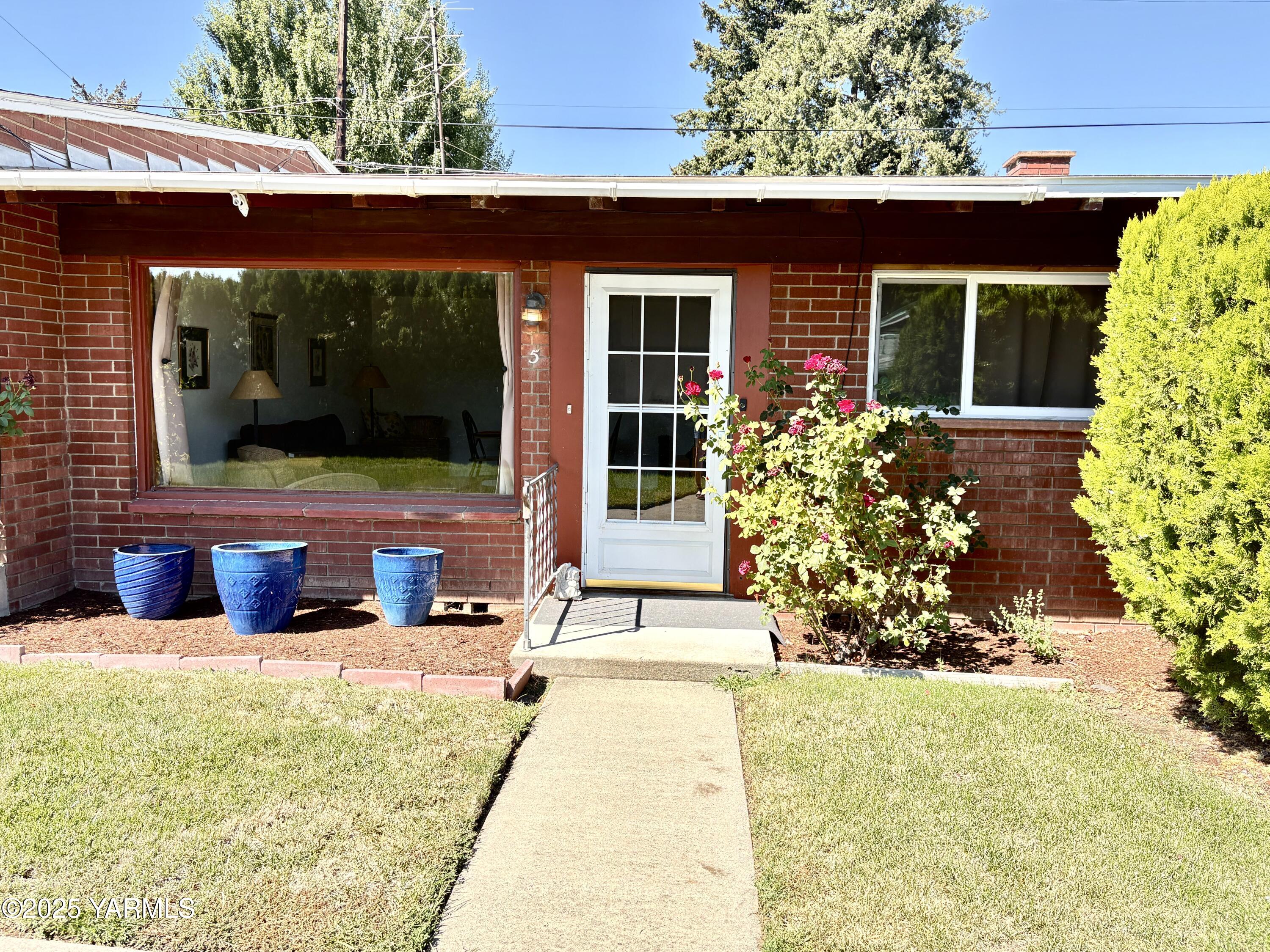 1501 W Chestnut Ave Unit: 5